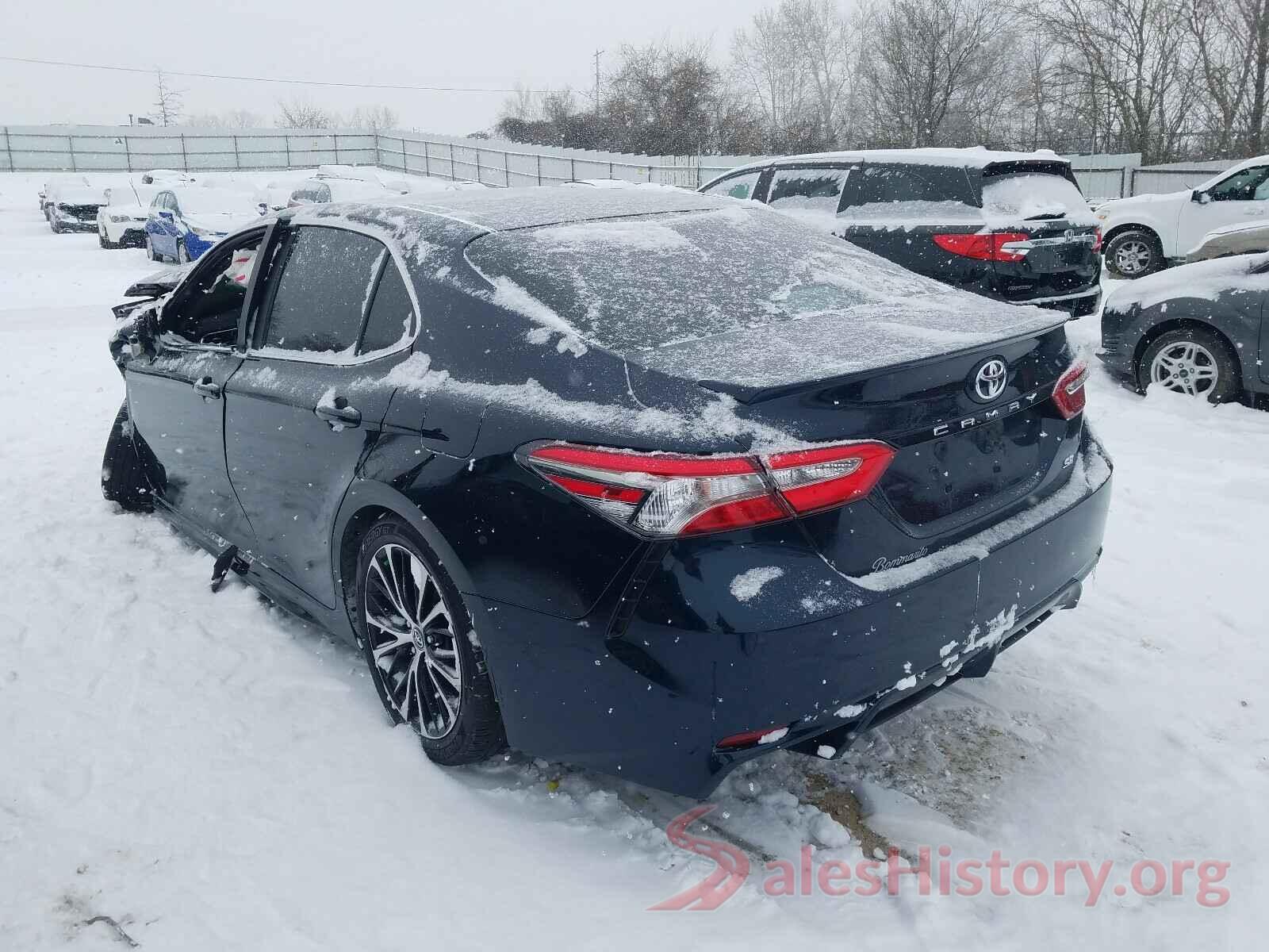 4T1B11HK8JU659824 2018 TOYOTA CAMRY