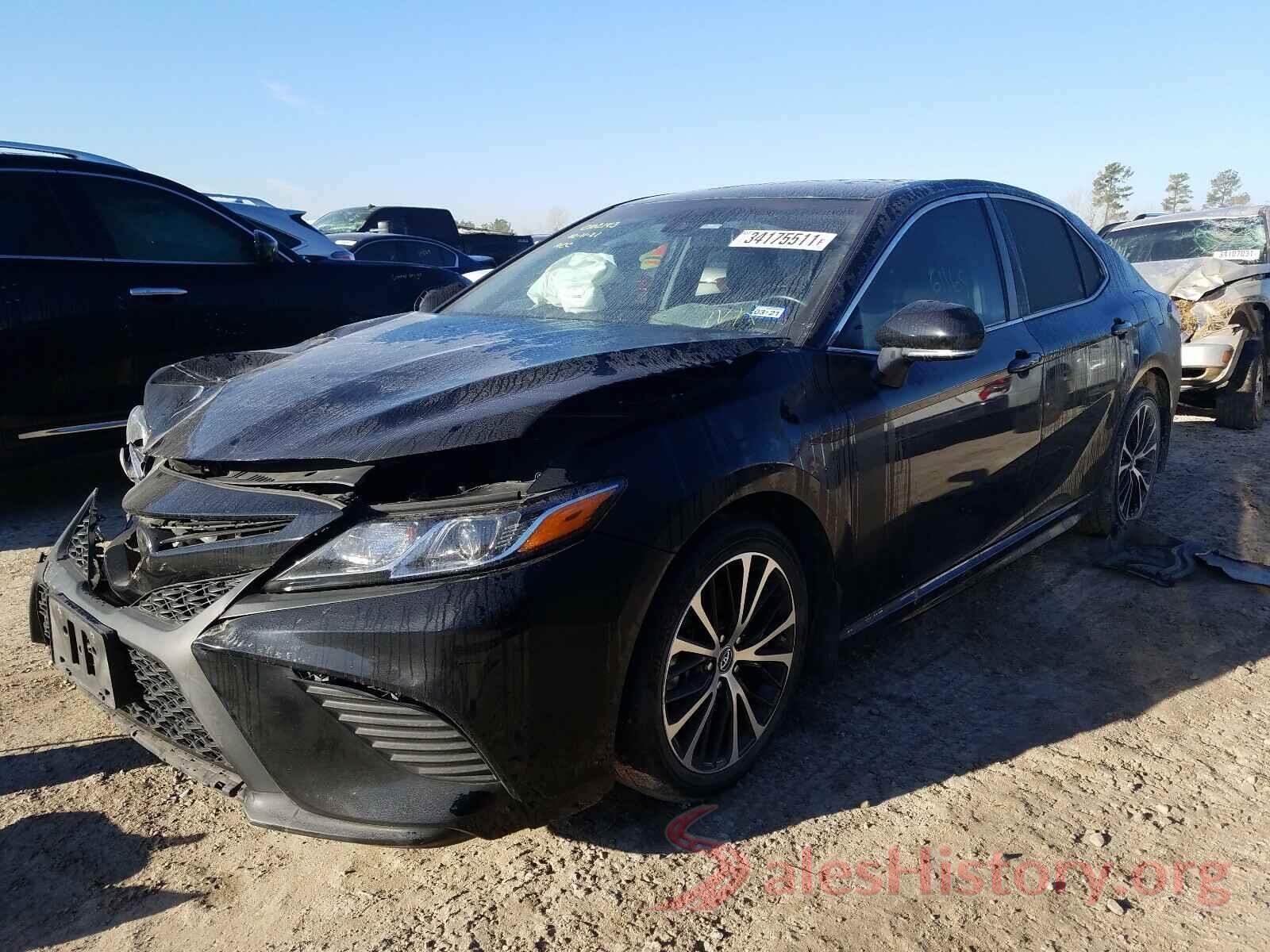 4T1B11HK0JU067706 2018 TOYOTA CAMRY