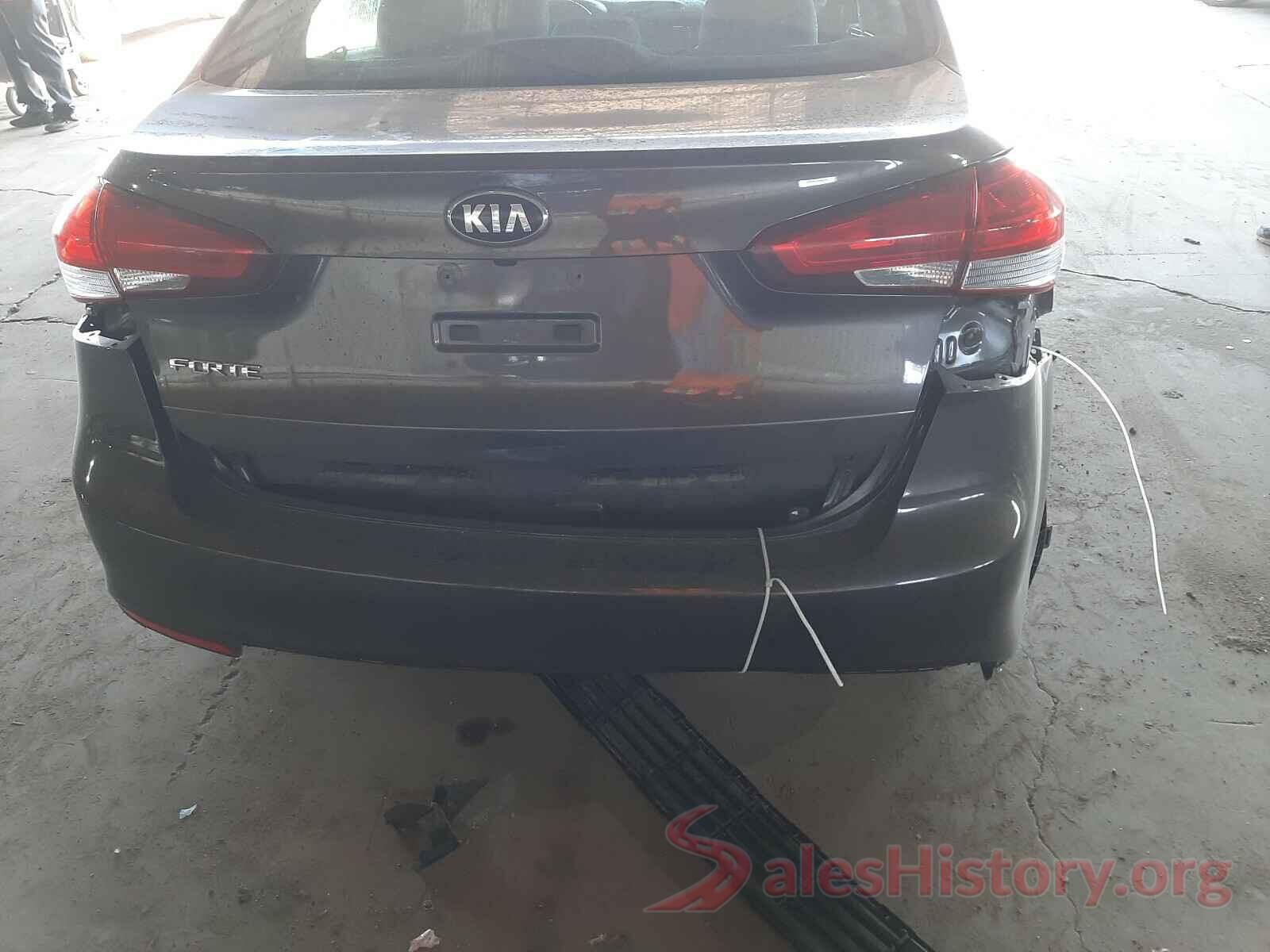 3KPFL4A77JE166271 2018 KIA FORTE