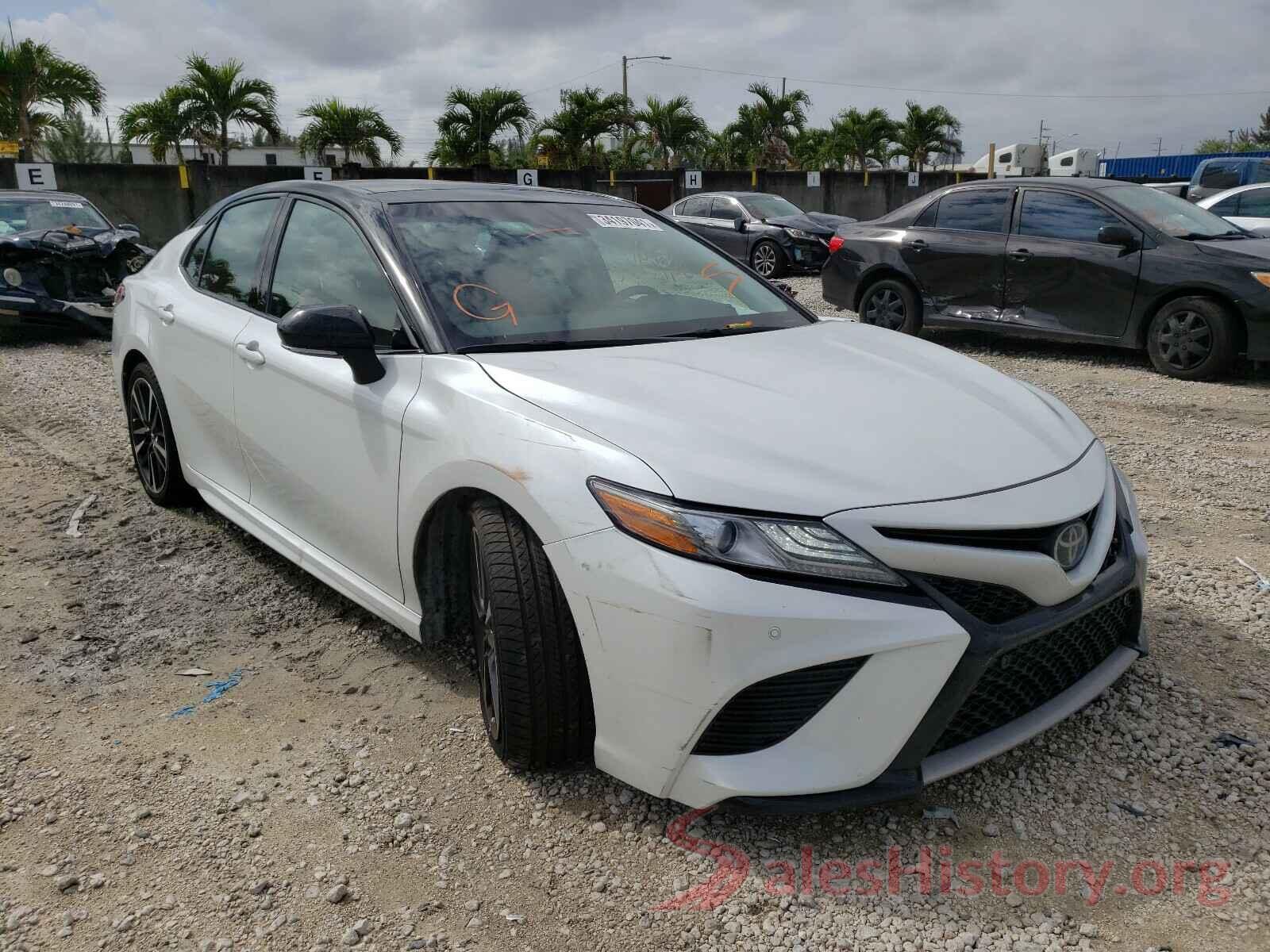 4T1B61HK3JU152301 2018 TOYOTA CAMRY