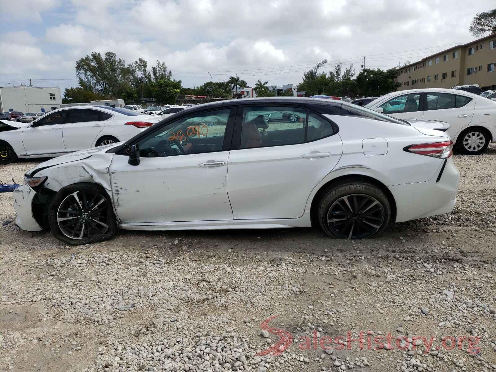 4T1B61HK3JU152301 2018 TOYOTA CAMRY