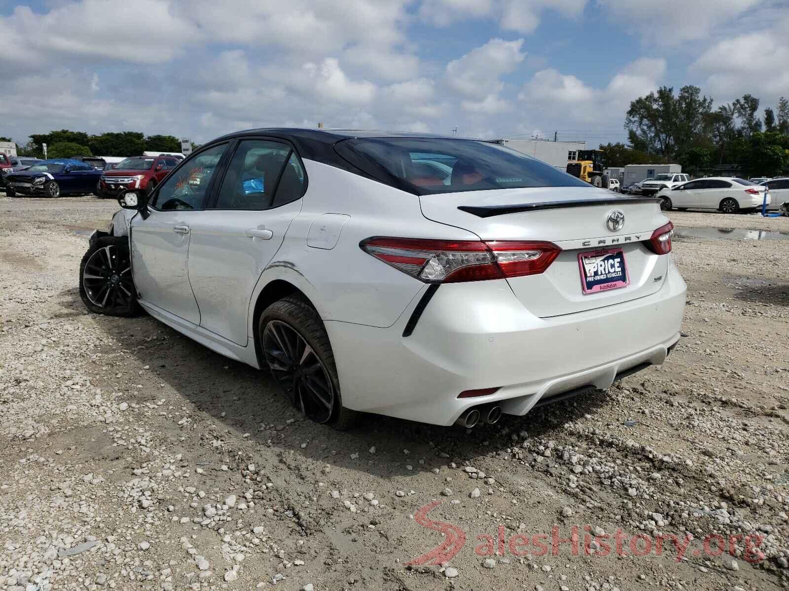 4T1B61HK3JU152301 2018 TOYOTA CAMRY