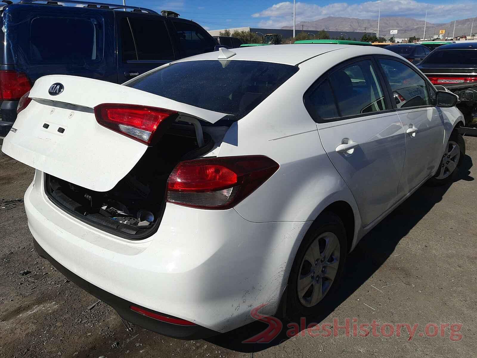 3KPFK4A7XJE213697 2018 KIA FORTE