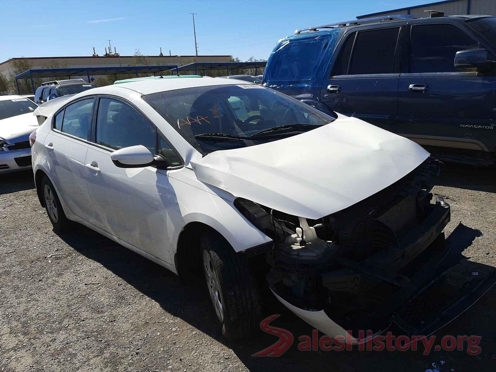 3KPFK4A7XJE213697 2018 KIA FORTE