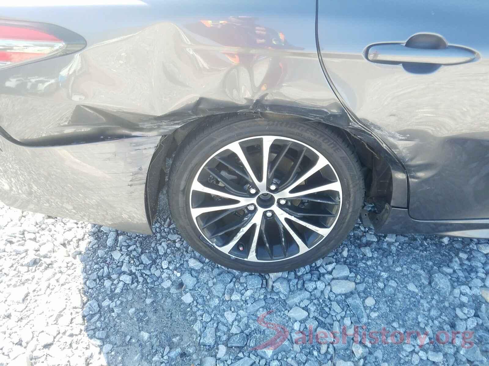 4T1B11HK7JU584825 2018 TOYOTA CAMRY