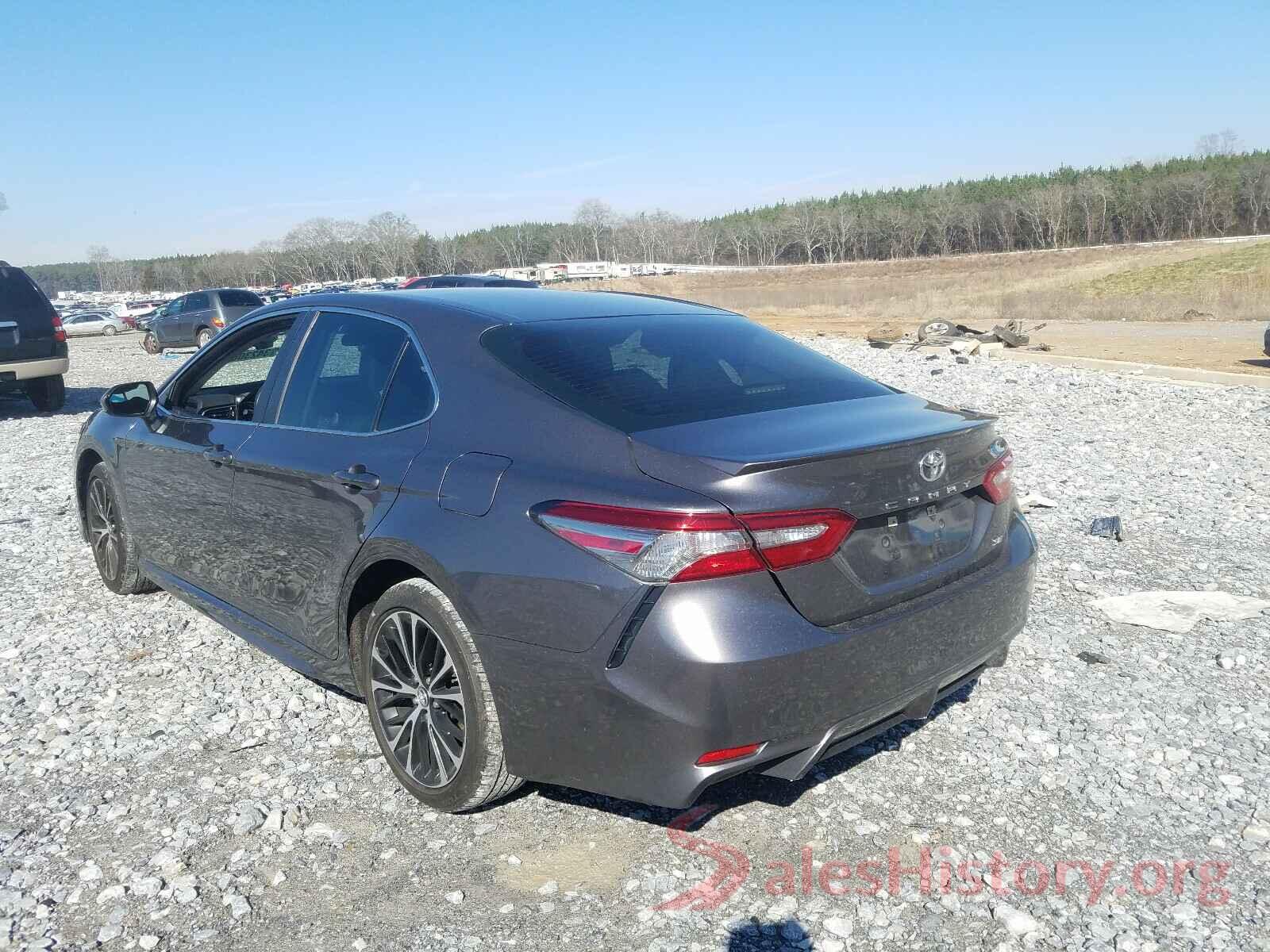 4T1B11HK7JU584825 2018 TOYOTA CAMRY