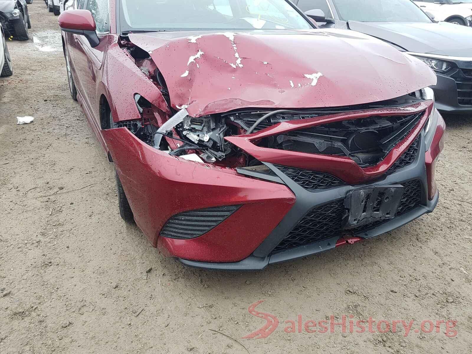 4T1B11HK9JU528871 2018 TOYOTA CAMRY