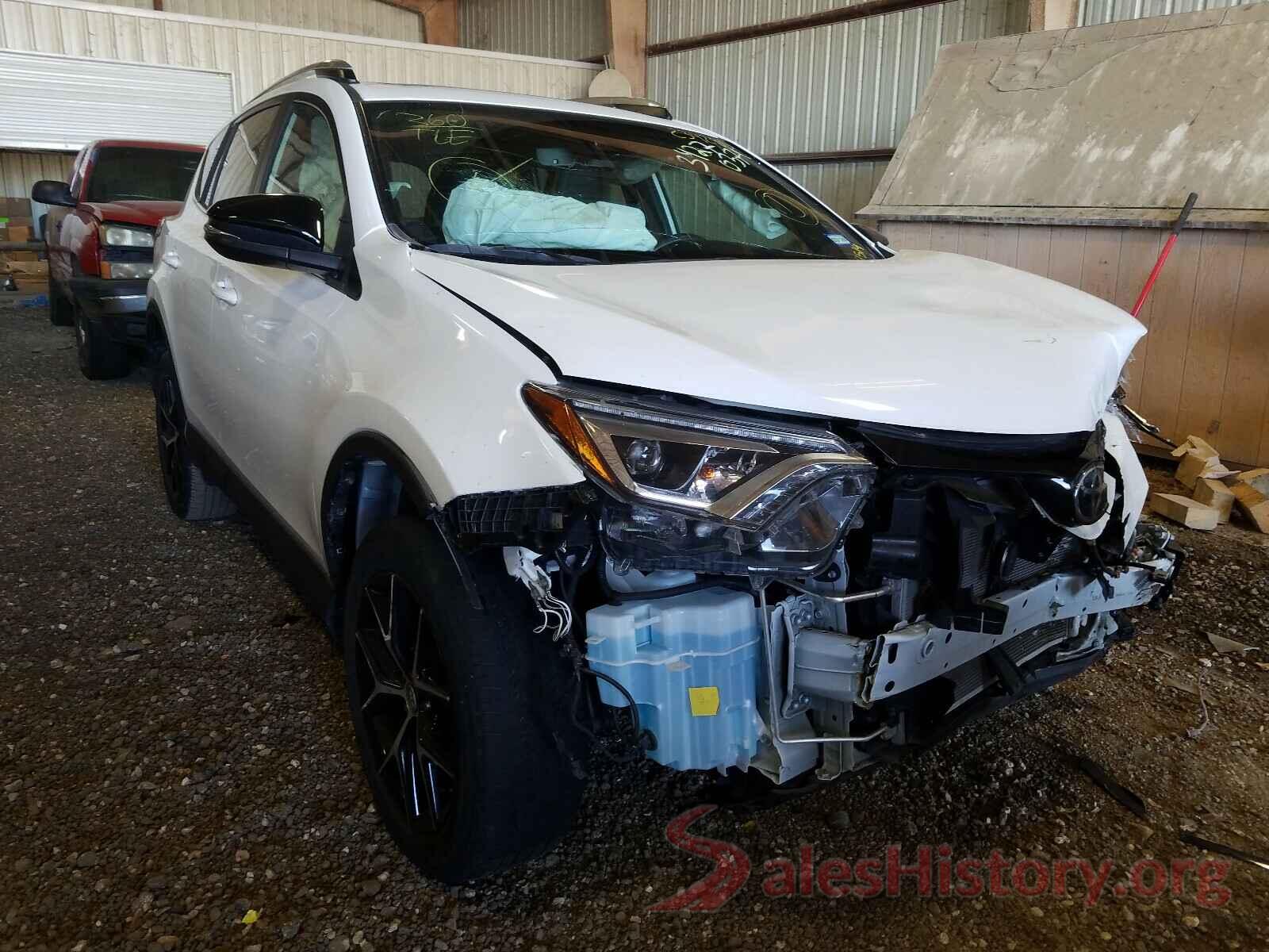 2T3NFREV1JW449519 2018 TOYOTA RAV4