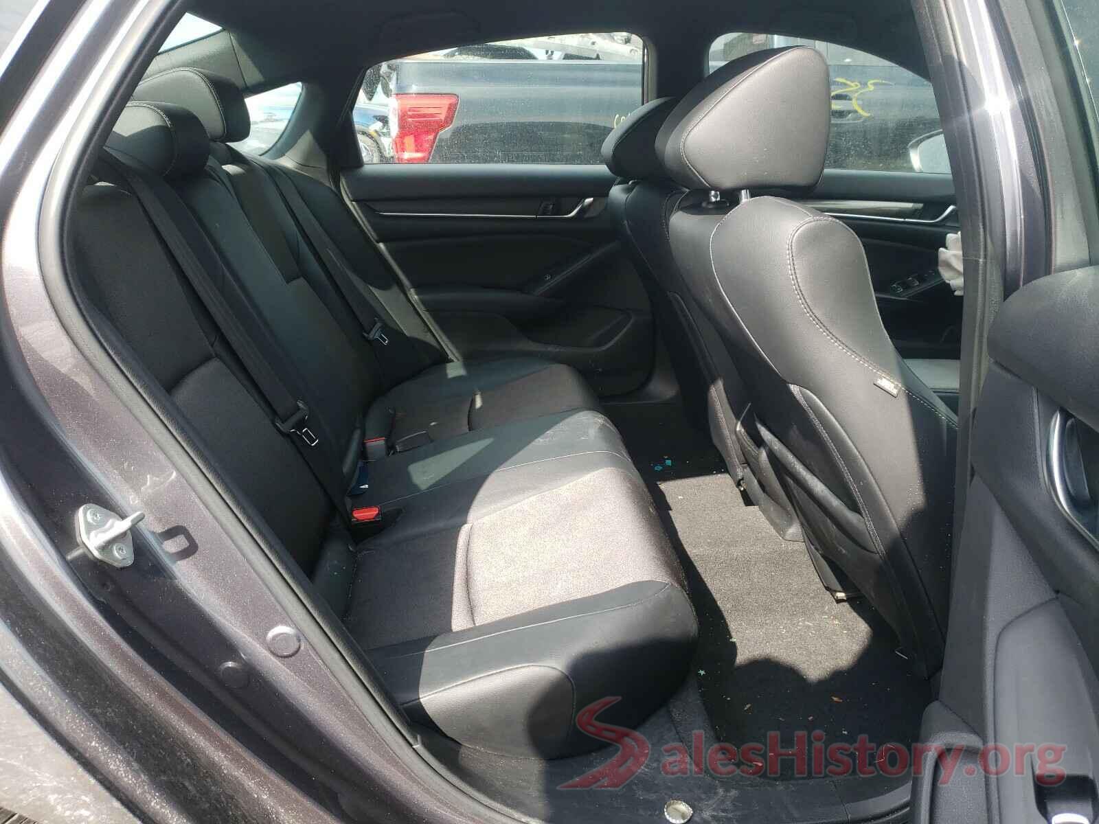 1HGCV1F38JA240724 2018 HONDA ACCORD