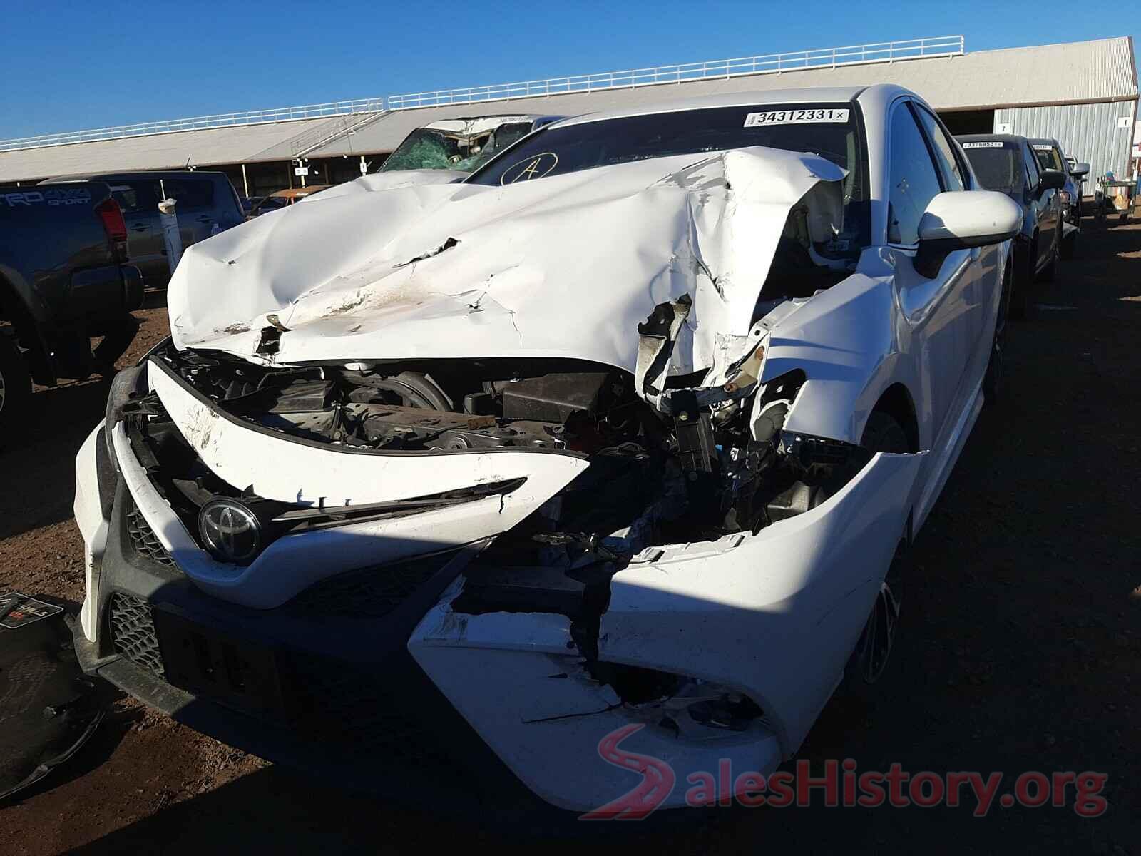 4T1B11HK8JU655417 2018 TOYOTA CAMRY