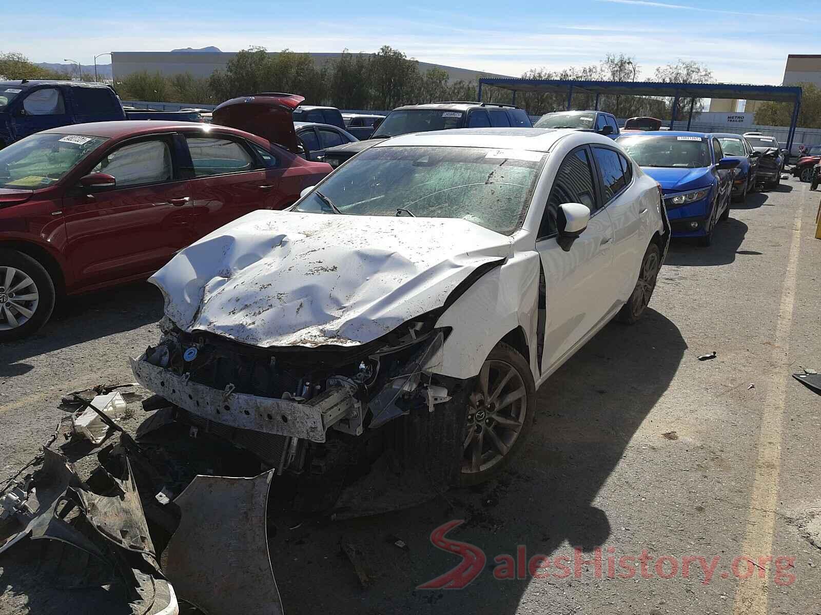 3MZBN1V30JM246304 2018 MAZDA 3