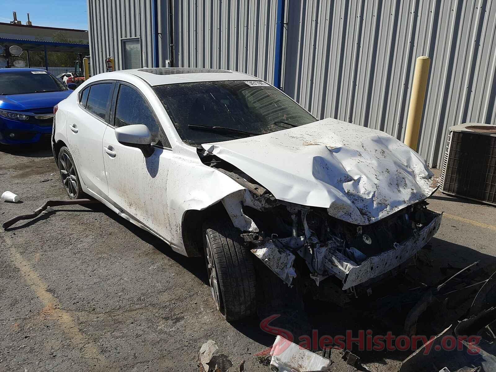 3MZBN1V30JM246304 2018 MAZDA 3