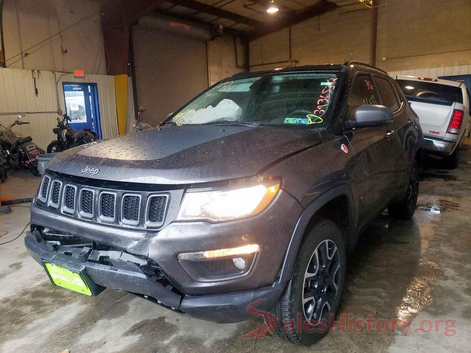 3C4NJDDB9KT733434 2019 JEEP COMPASS