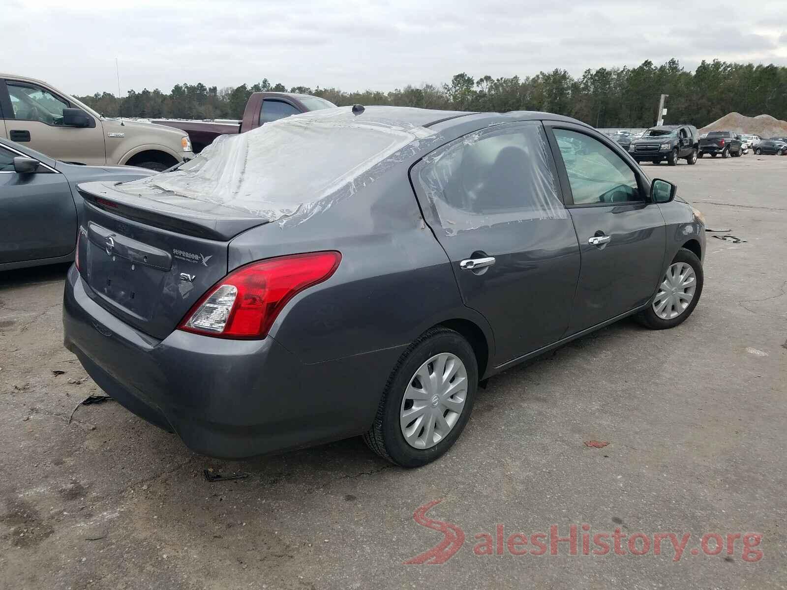 3N1CN7AP0JL813901 2018 NISSAN VERSA