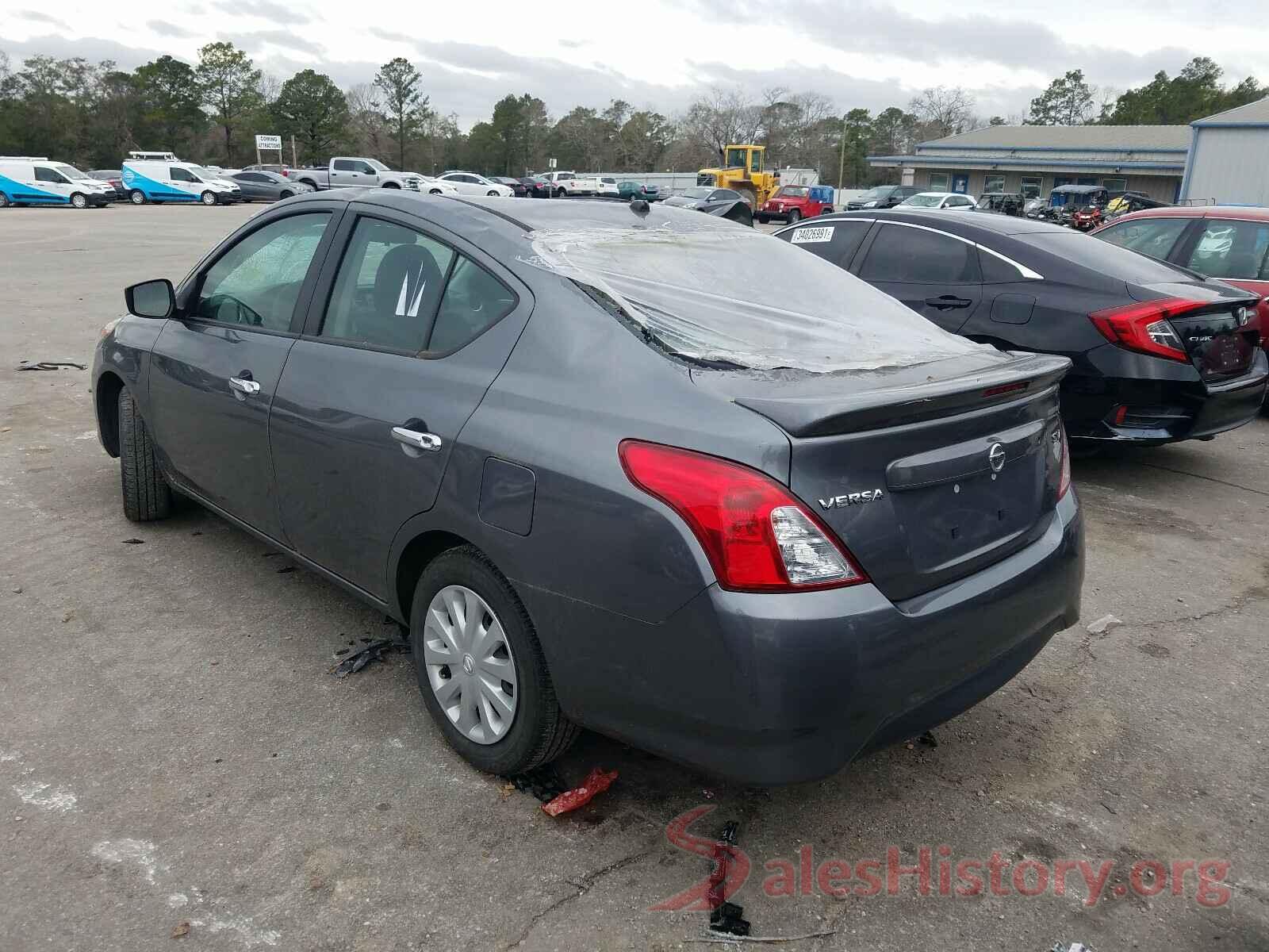 3N1CN7AP0JL813901 2018 NISSAN VERSA