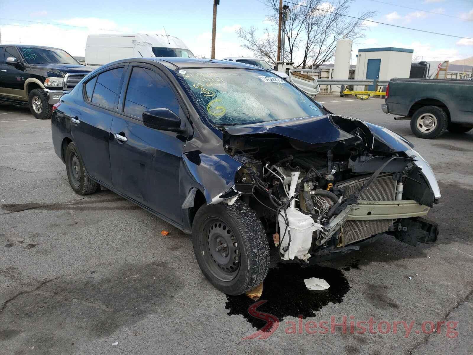 3N1CN7AP2JL818016 2018 NISSAN VERSA