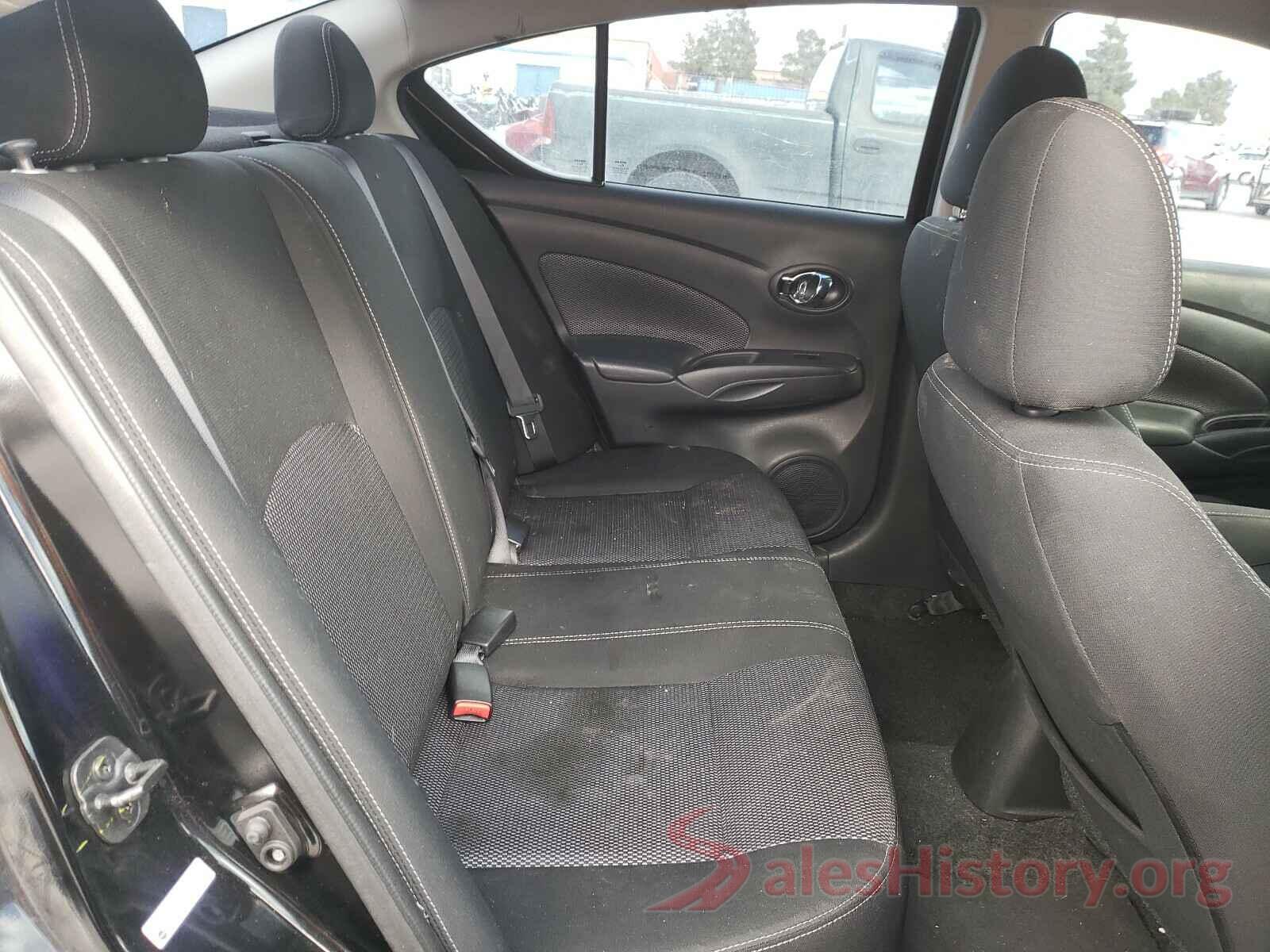 3N1CN7AP2JL818016 2018 NISSAN VERSA