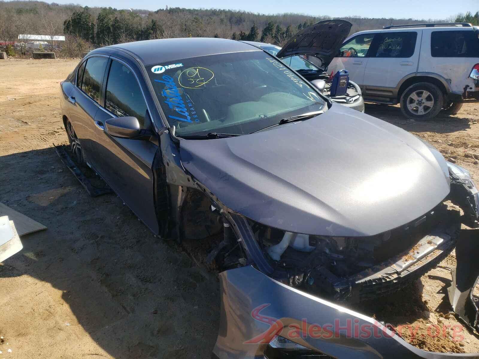 1HGCR2F17HA256609 2017 HONDA ACCORD