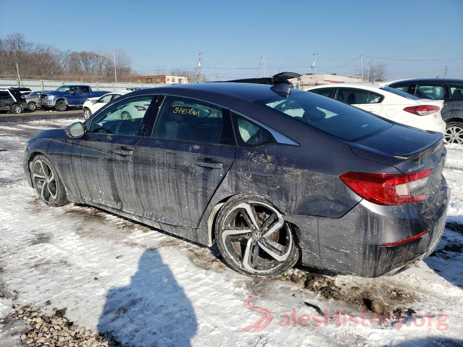 1HGCV1F35JA028640 2018 HONDA ACCORD