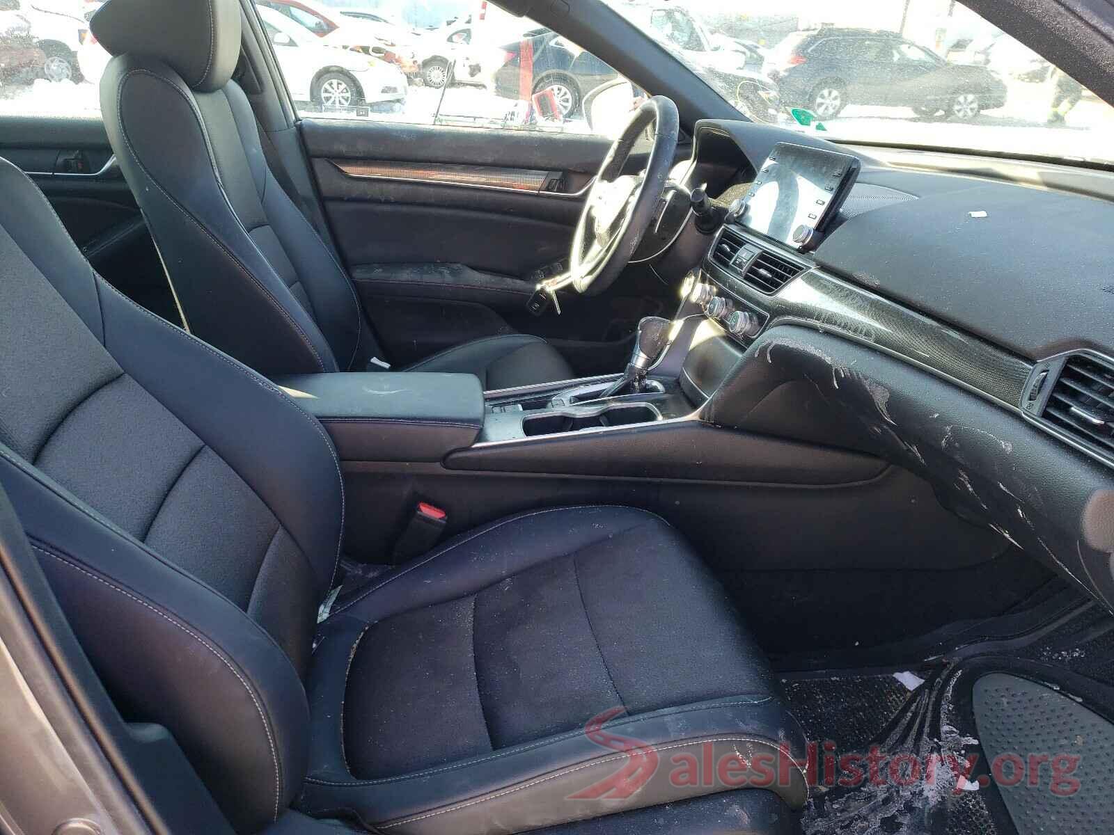 1HGCV1F35JA028640 2018 HONDA ACCORD