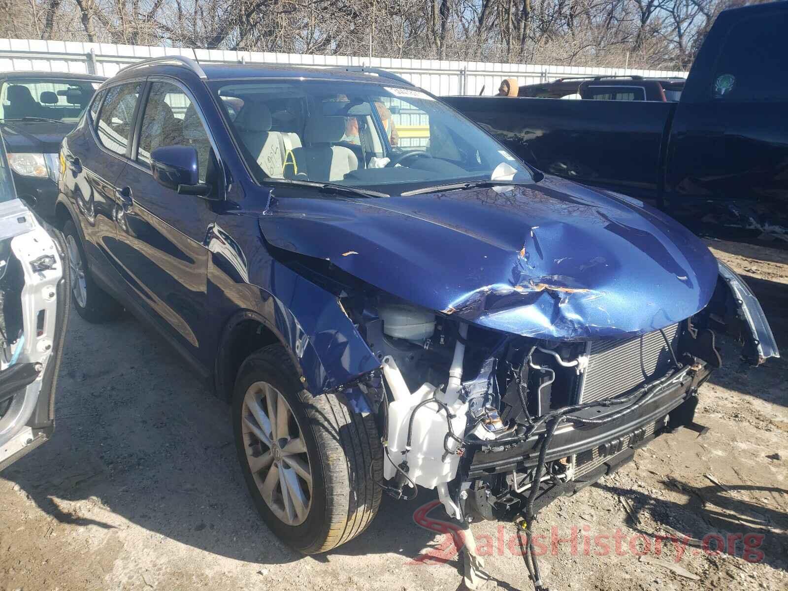 JN1BJ1CR2JW202748 2018 NISSAN ROGUE