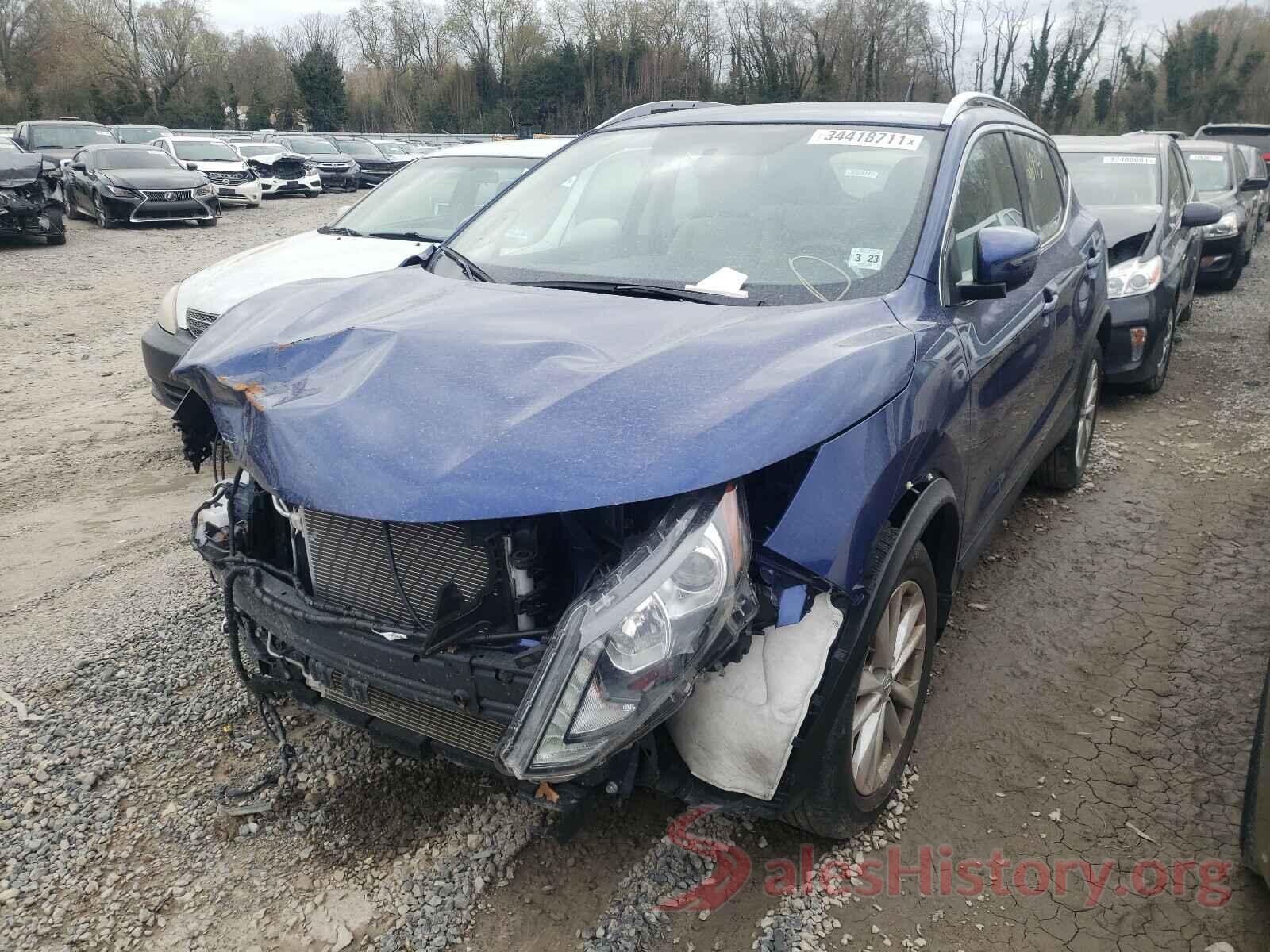 JN1BJ1CR2JW202748 2018 NISSAN ROGUE