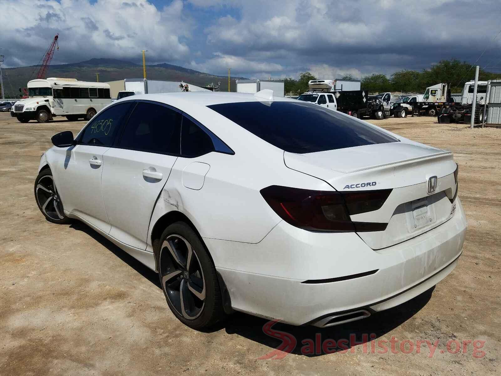 1HGCV2F35JA052992 2018 HONDA ACCORD