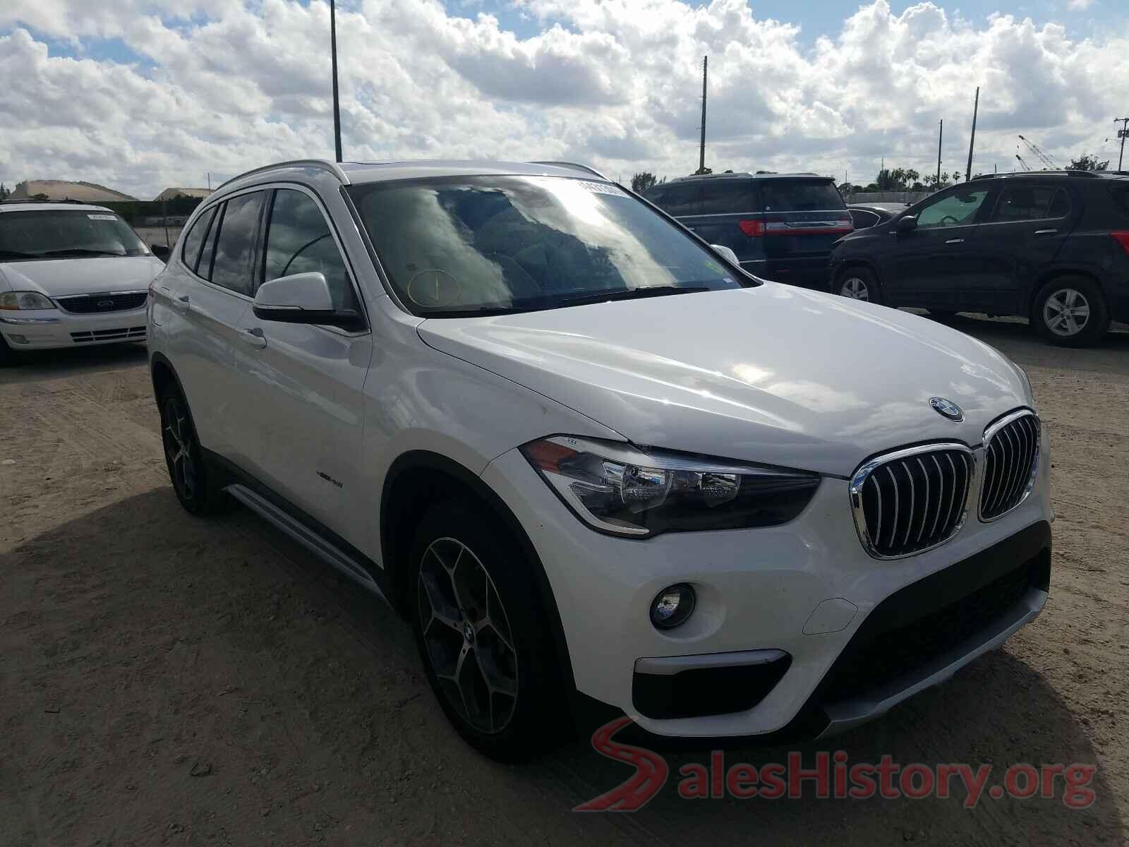 WBXHU7C30J5H44990 2018 BMW X1