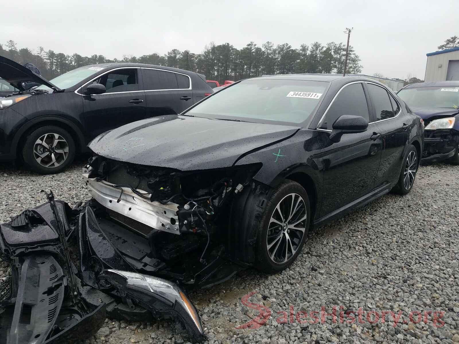 4T1B11HK9JU641753 2018 TOYOTA CAMRY