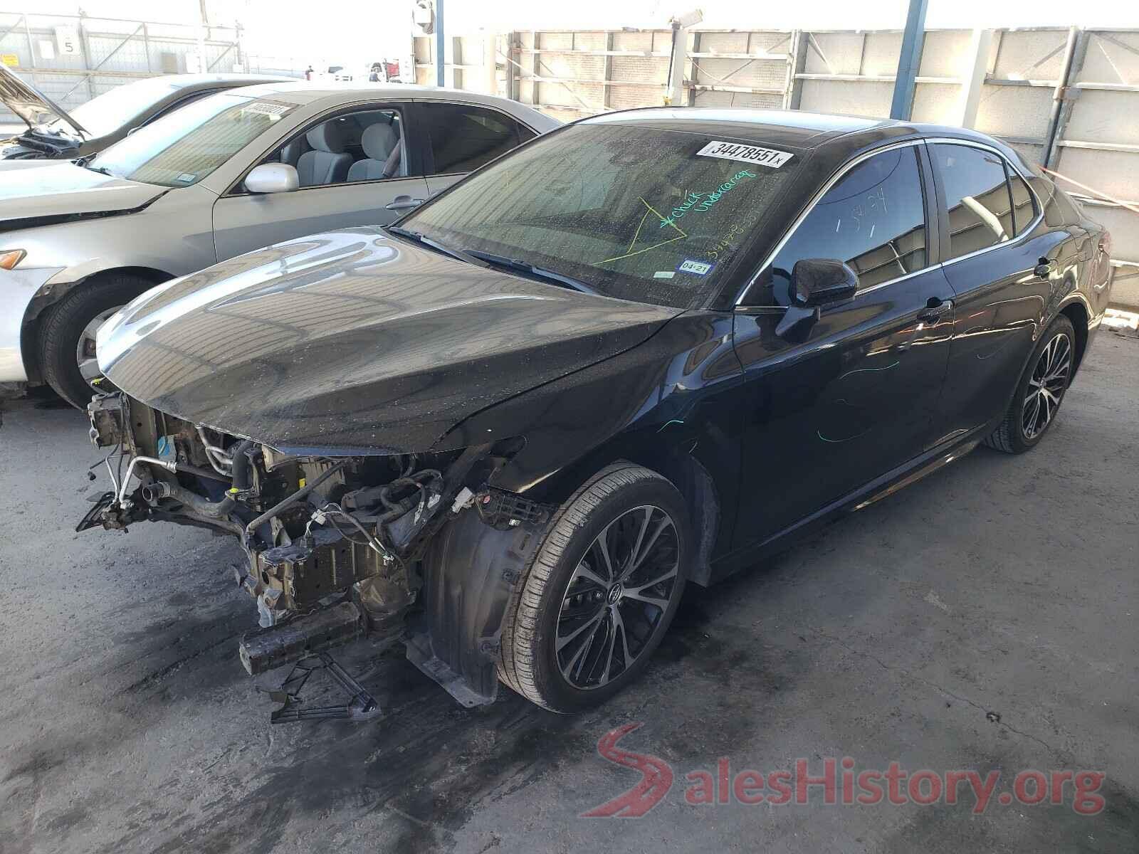 4T1B11HK8JU635264 2018 TOYOTA CAMRY