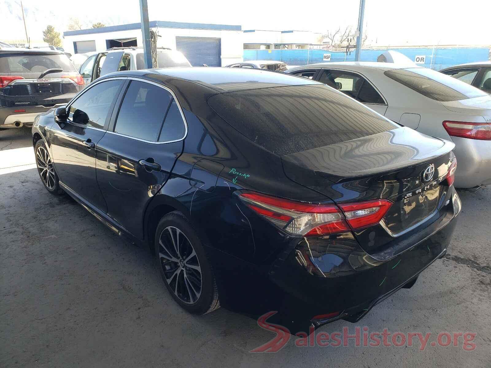 4T1B11HK8JU635264 2018 TOYOTA CAMRY