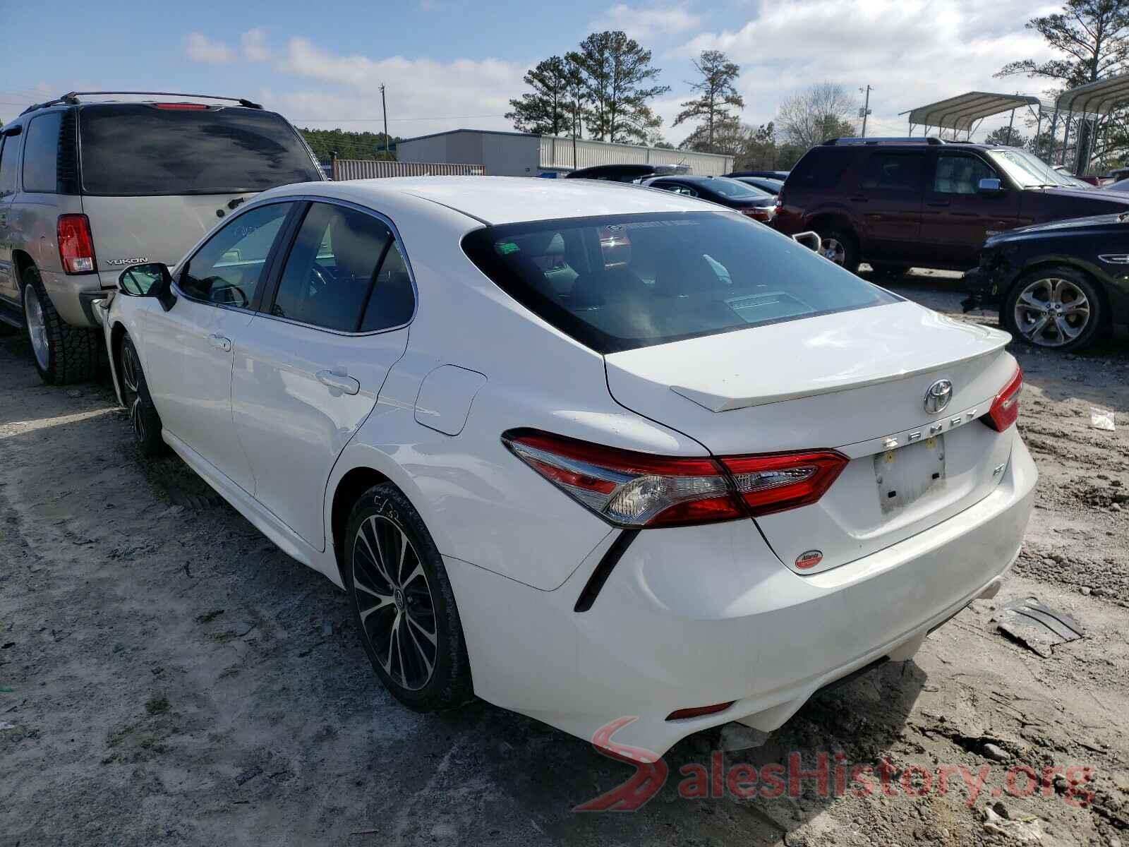 4T1B11HK8JU668071 2018 TOYOTA CAMRY