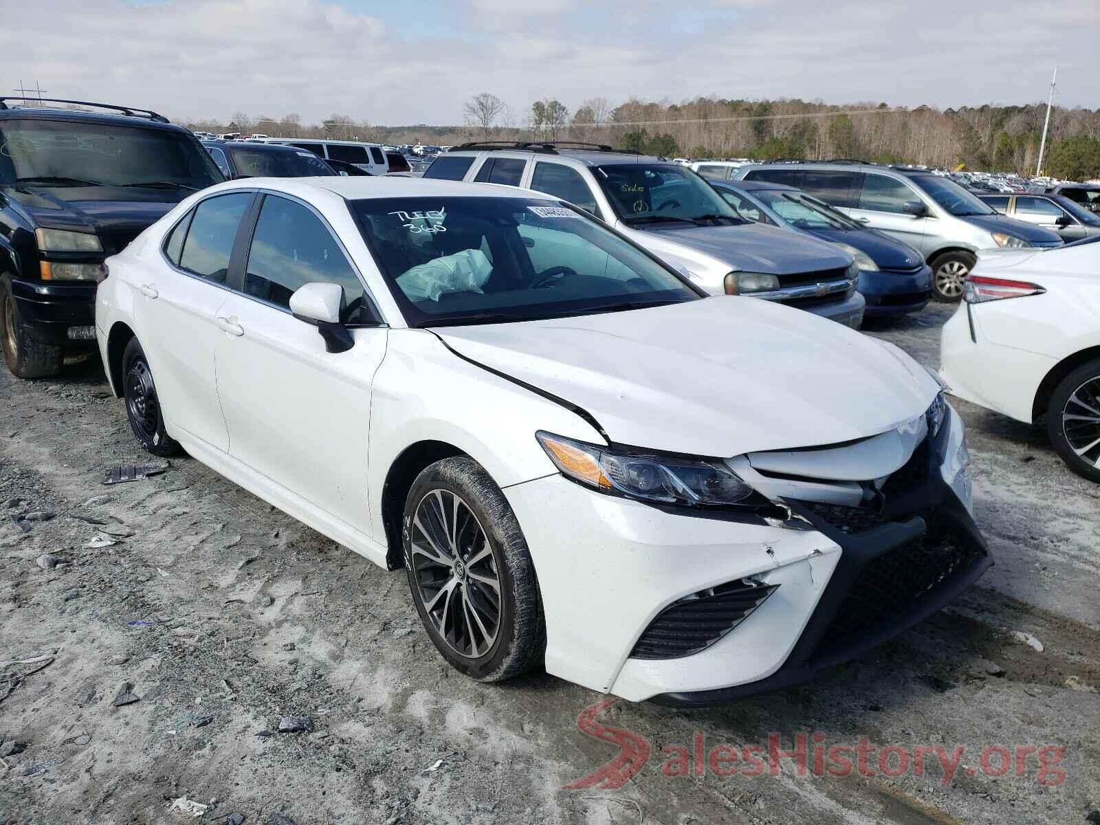 4T1B11HK8JU668071 2018 TOYOTA CAMRY