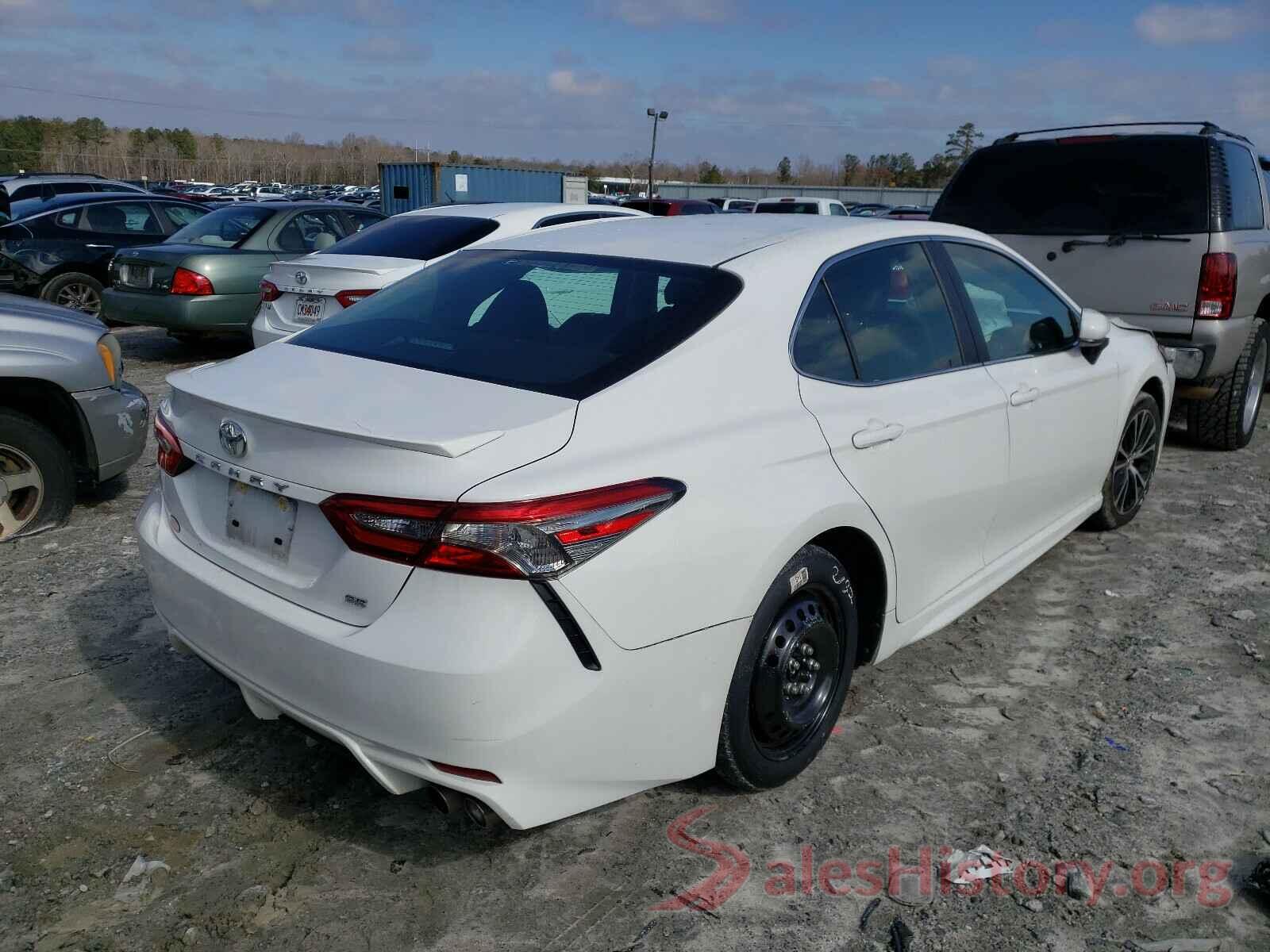 4T1B11HK8JU668071 2018 TOYOTA CAMRY