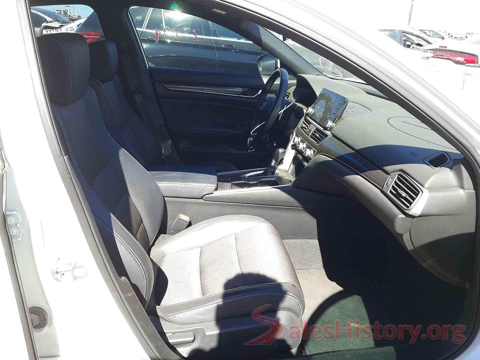 1HGCV1F30JA204705 2018 HONDA ACCORD