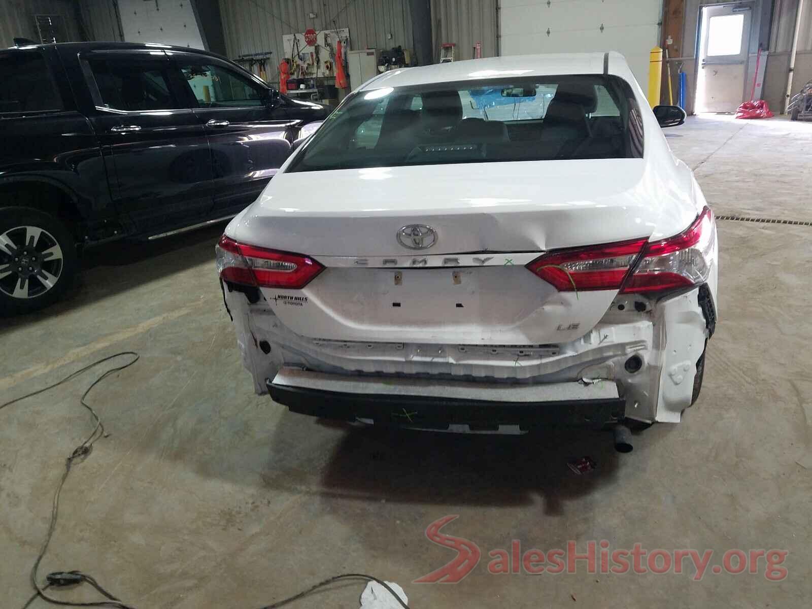 4T1B11HK1JU519338 2018 TOYOTA CAMRY