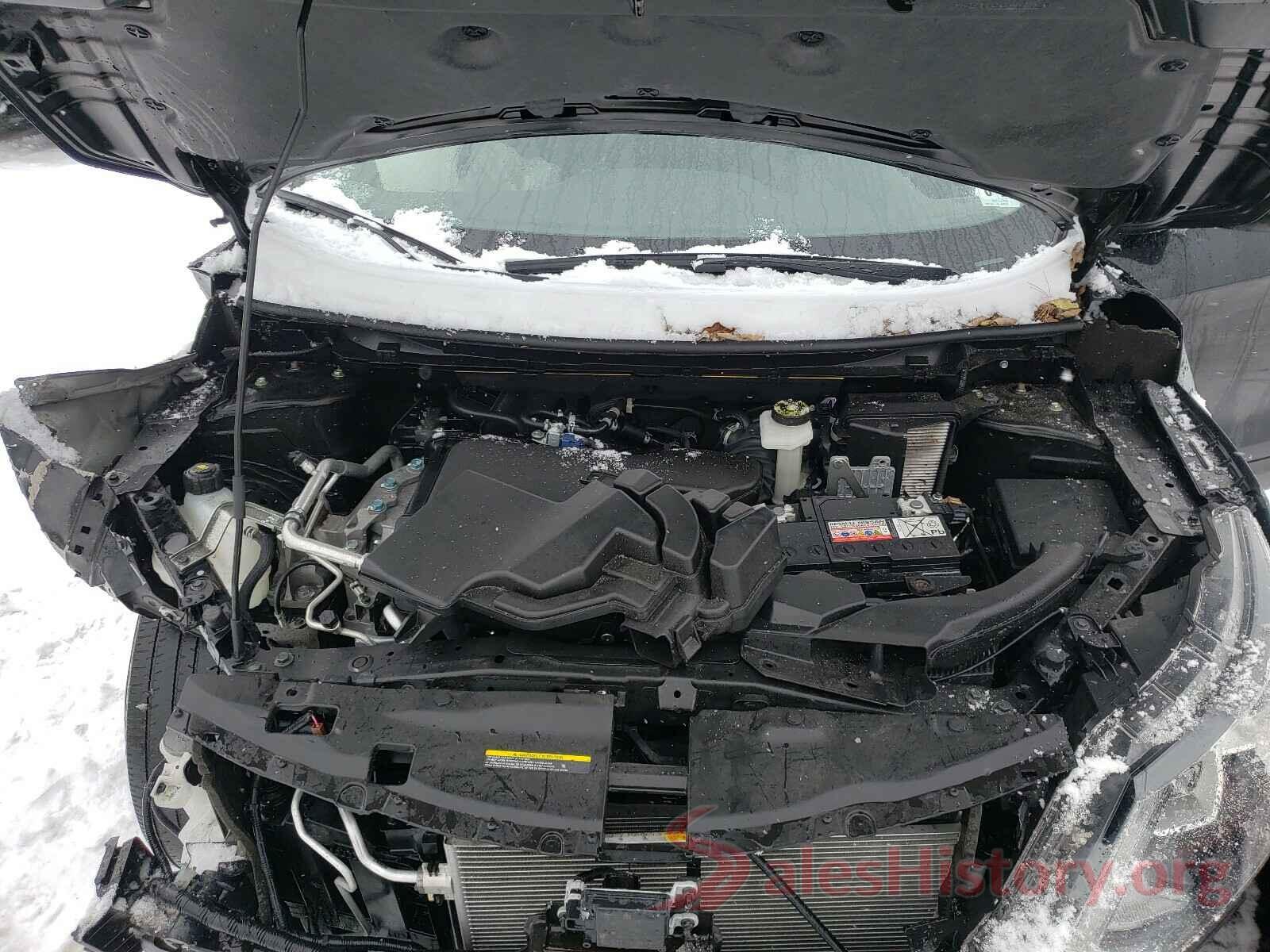 JN1BJ1CR8JW255972 2018 NISSAN ROGUE