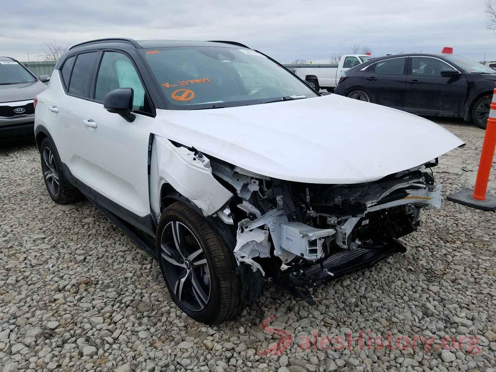 YV4162UM2L2337464 2020 VOLVO XC40