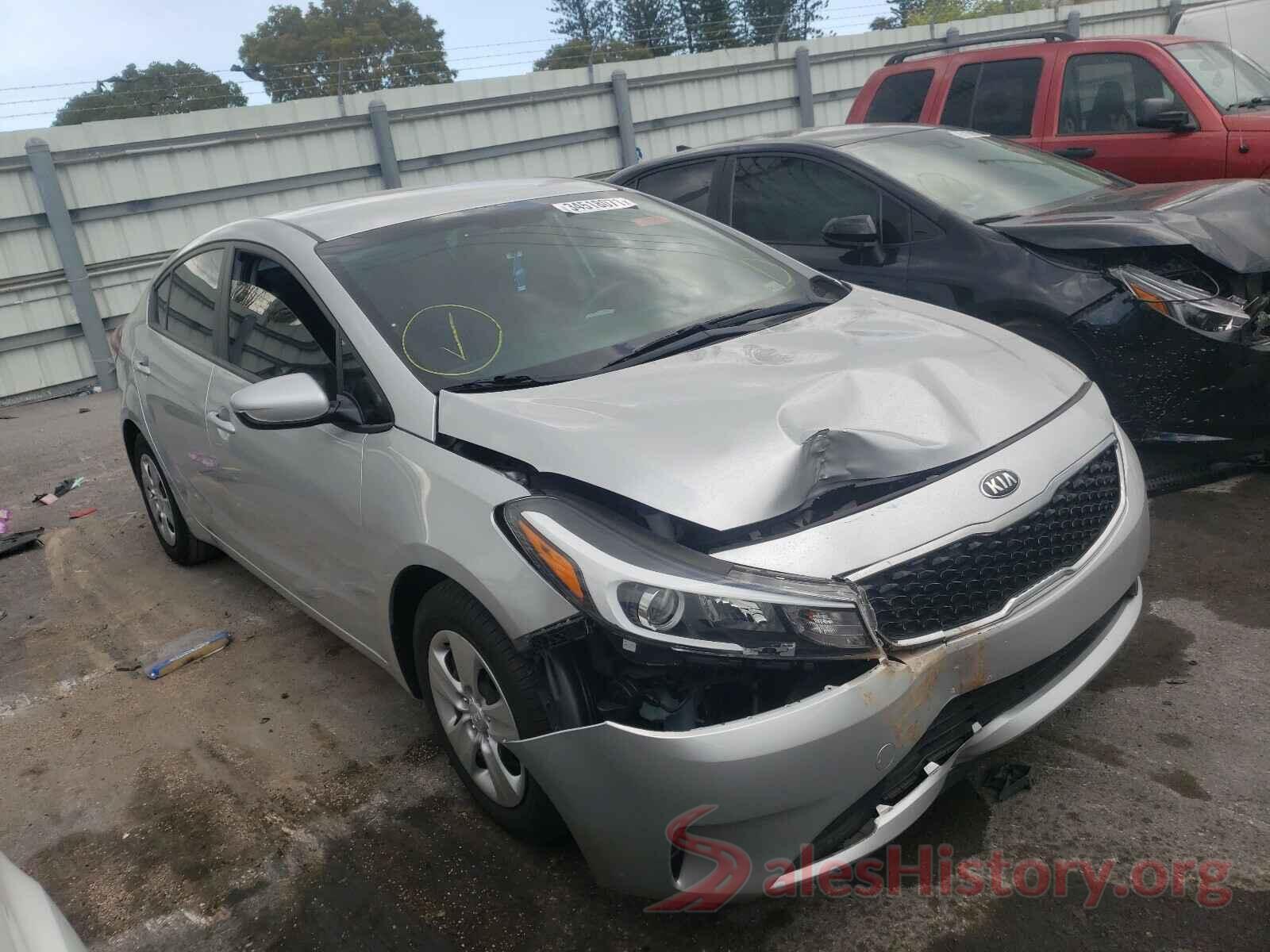 3KPFL4A72JE236596 2018 KIA FORTE