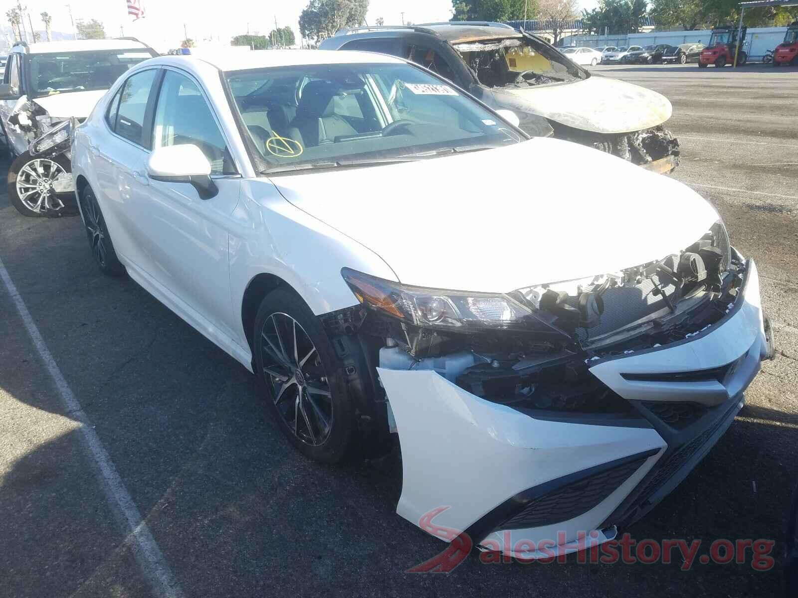 4T1G11AK2MU512323 2021 TOYOTA CAMRY