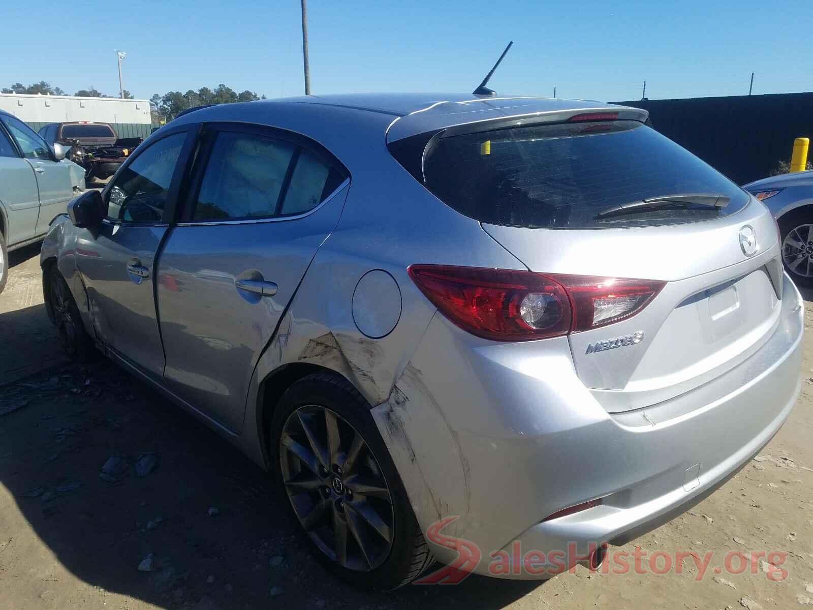 3MZBN1L35JM260833 2018 MAZDA 3