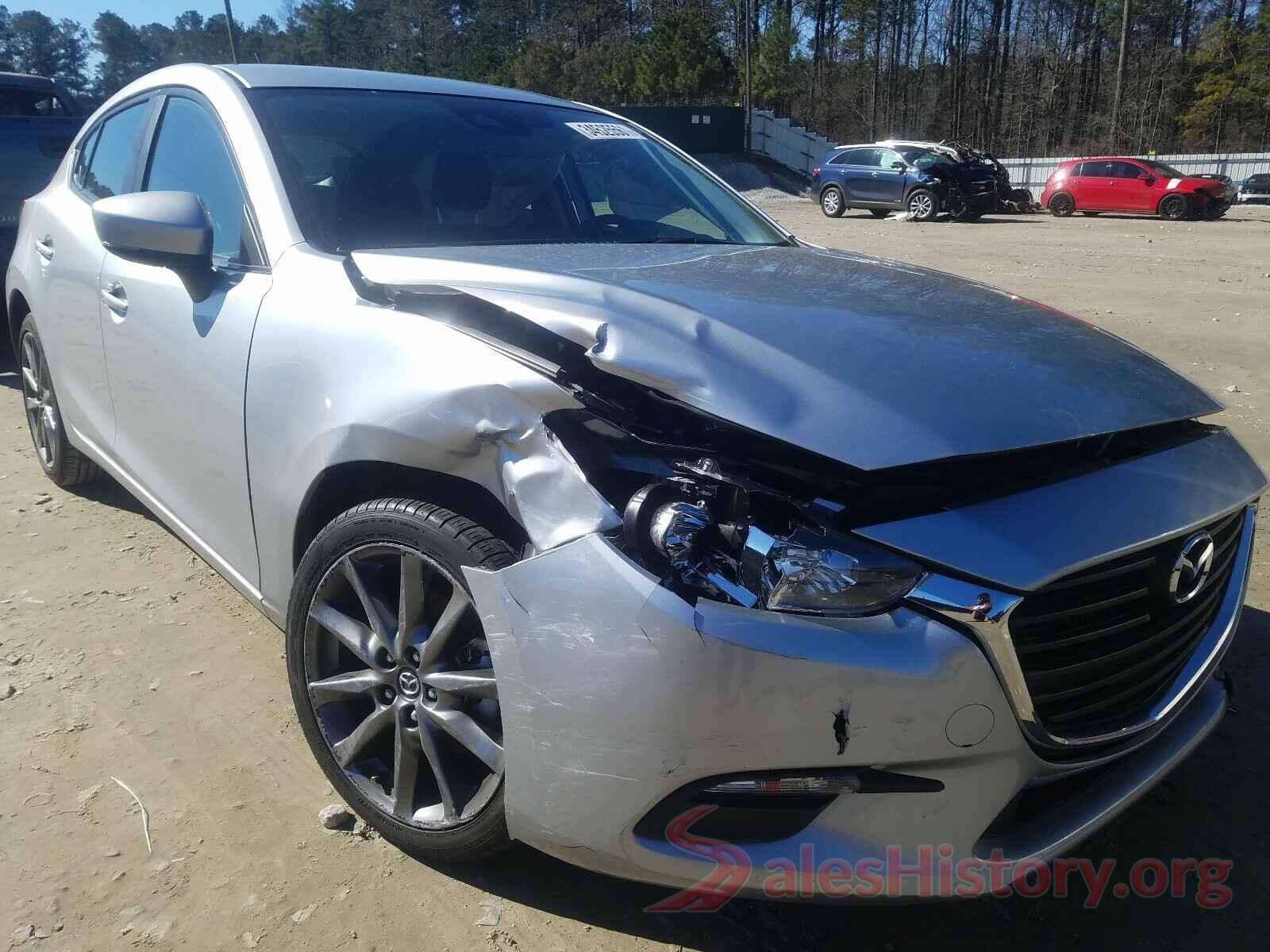 3MZBN1L35JM260833 2018 MAZDA 3