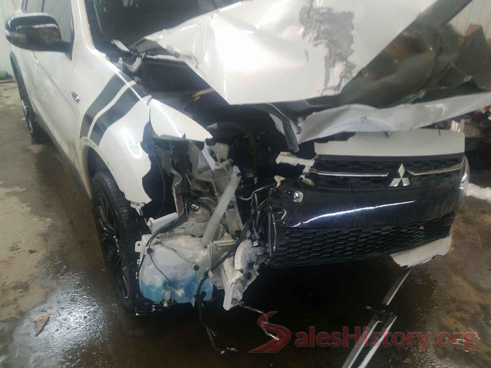 JA4AP3AU8JZ022385 2018 MITSUBISHI OUTLANDER