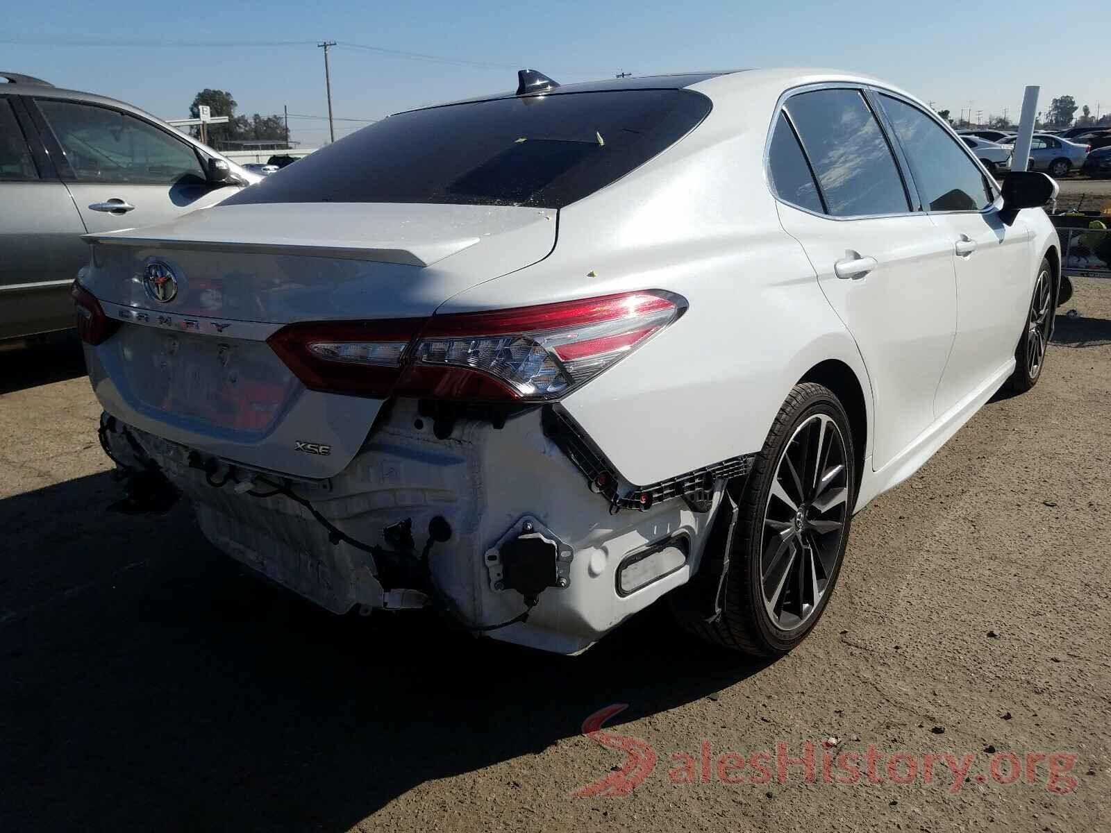 4T1B61HK3JU118424 2018 TOYOTA CAMRY