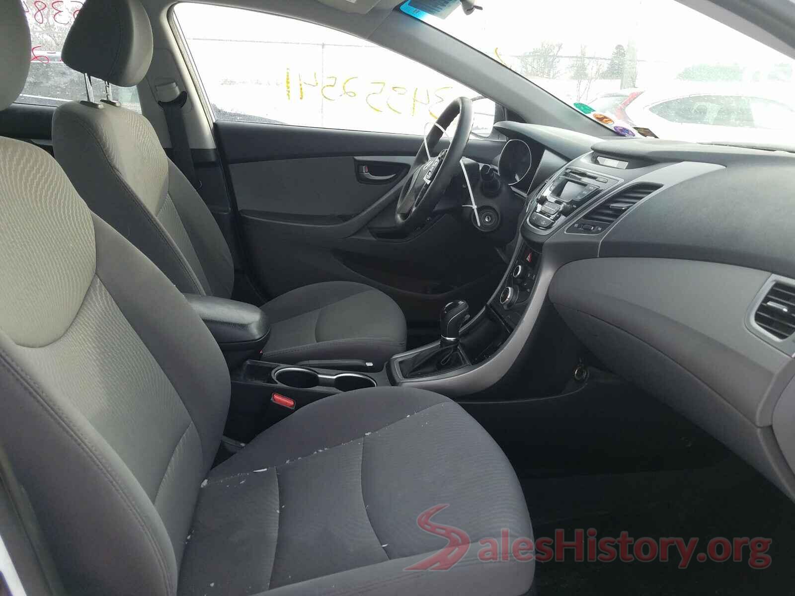 5NPDH4AE0GH685951 2016 HYUNDAI ELANTRA