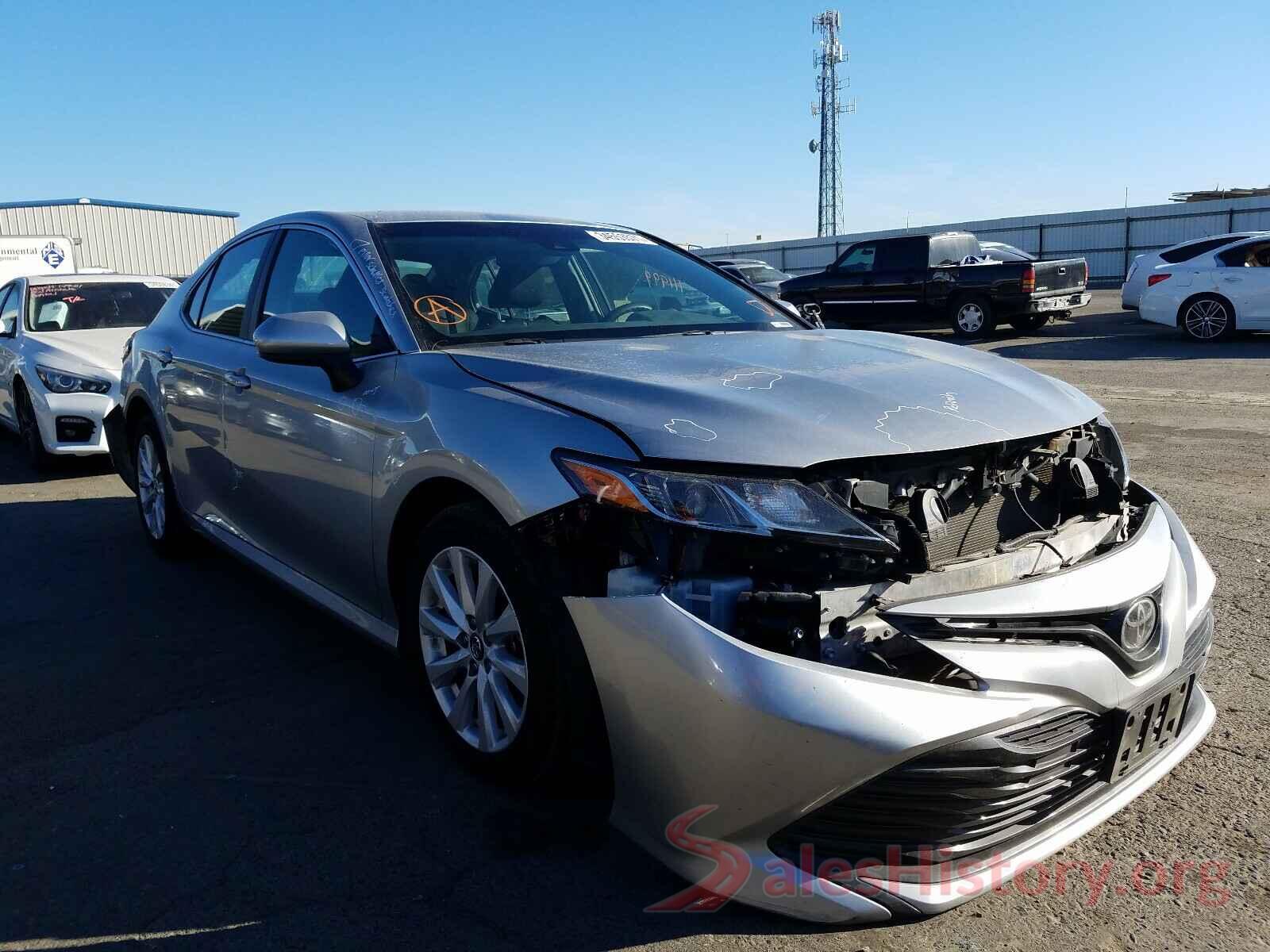 4T1B11HK2JU114587 2018 TOYOTA CAMRY