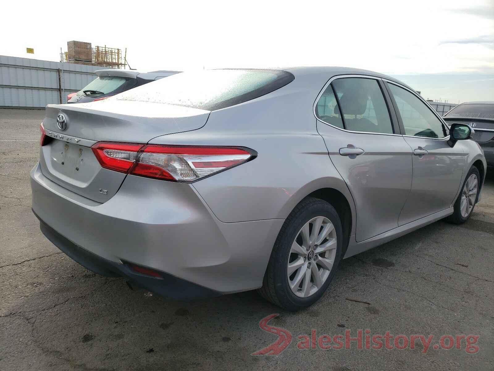 4T1B11HK8JU633918 2018 TOYOTA CAMRY