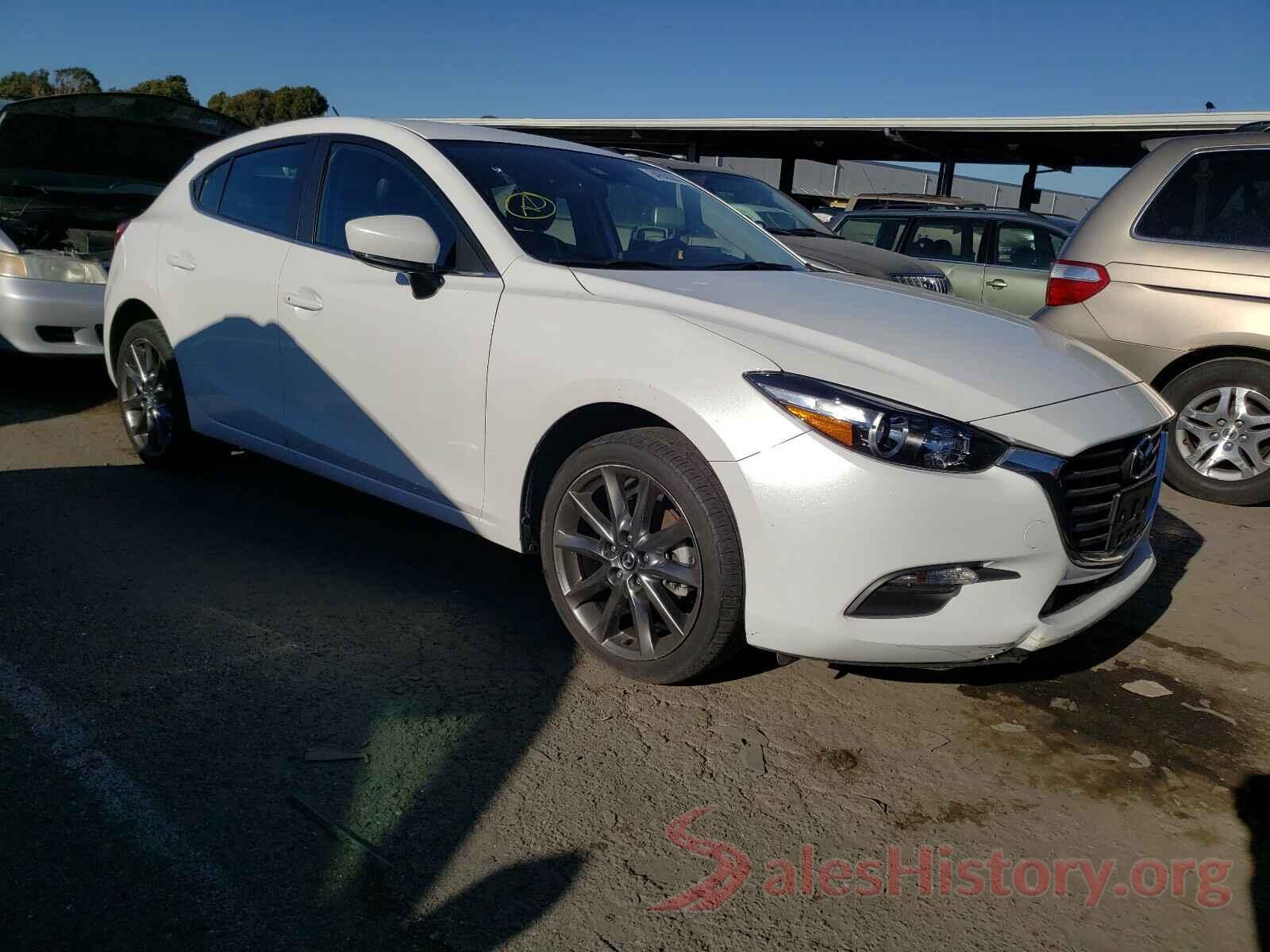 3MZBN1L37JM212539 2018 MAZDA 3