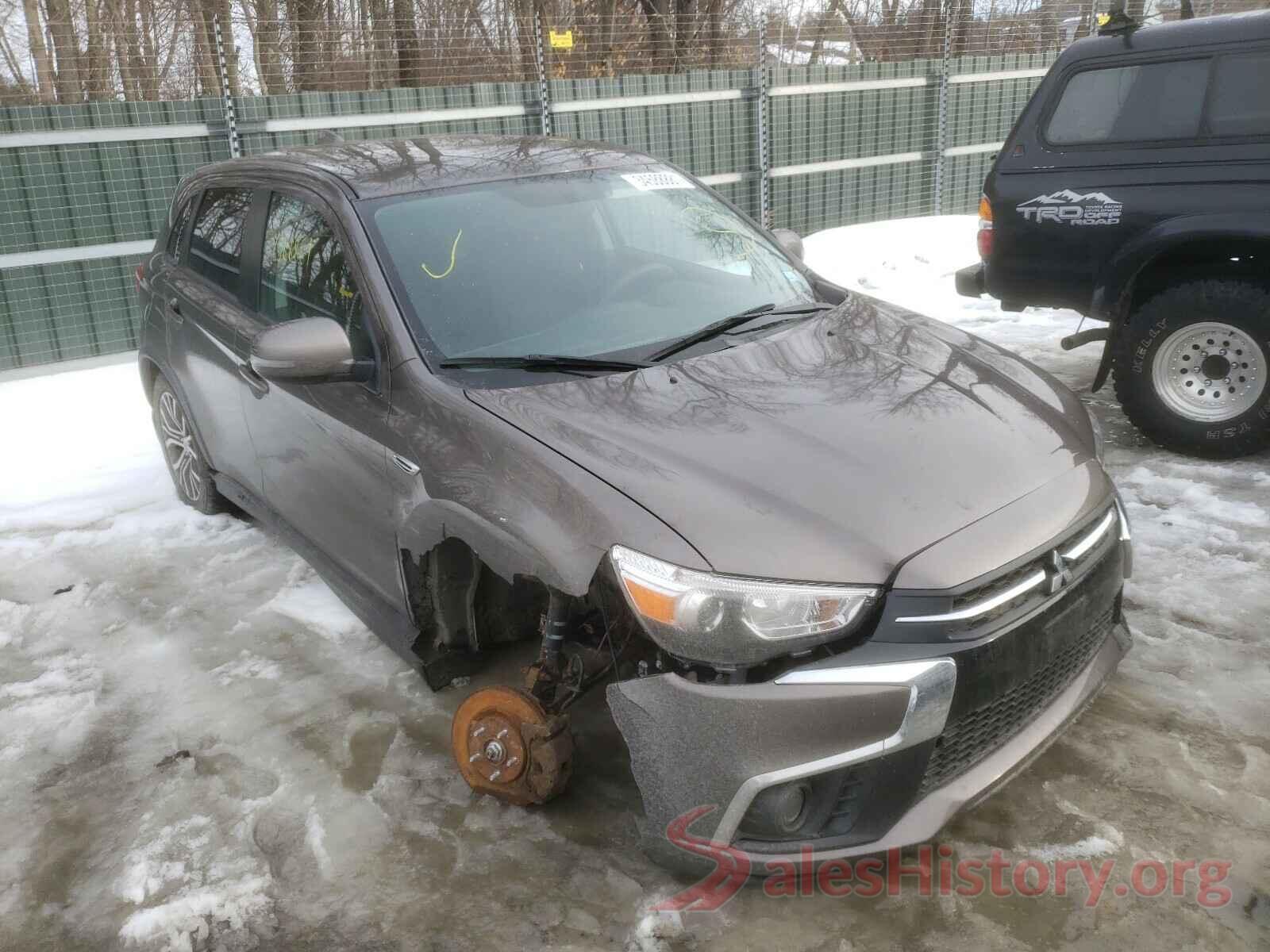 JA4AR3AUXJU021715 2018 MITSUBISHI OUTLANDER