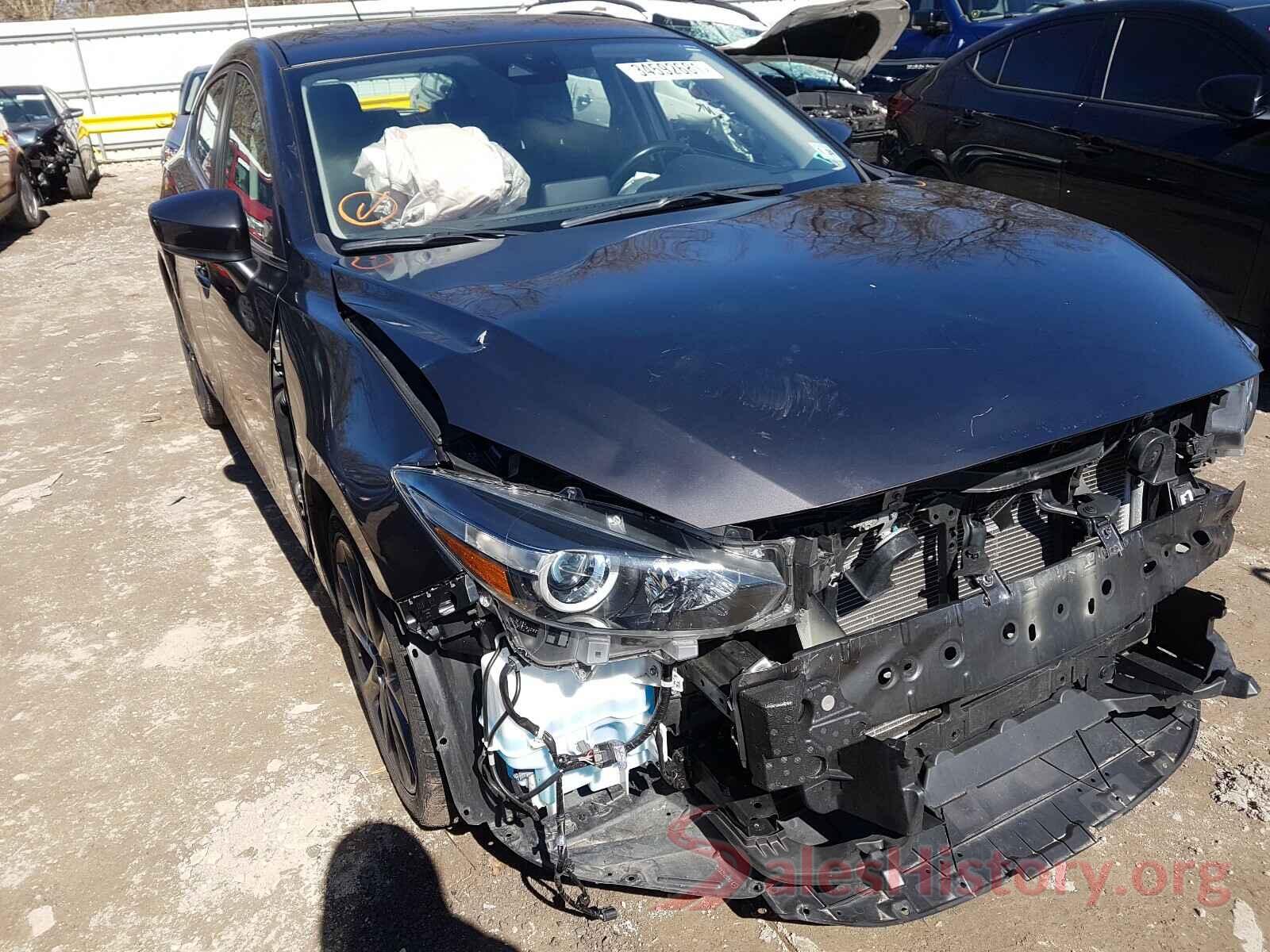 3MZBN1L36JM268861 2018 MAZDA 3